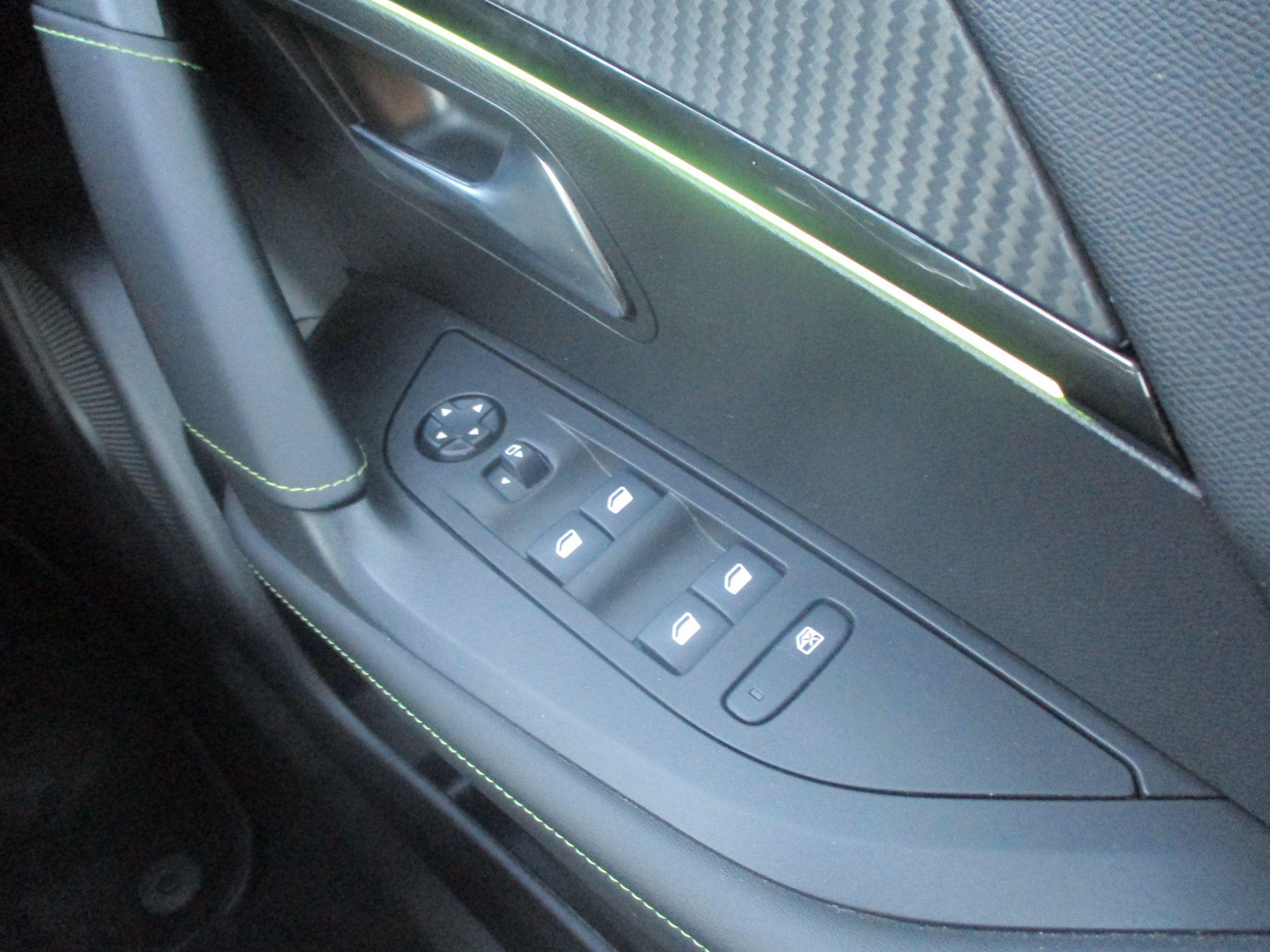 Peugeot E-2008 Image 26