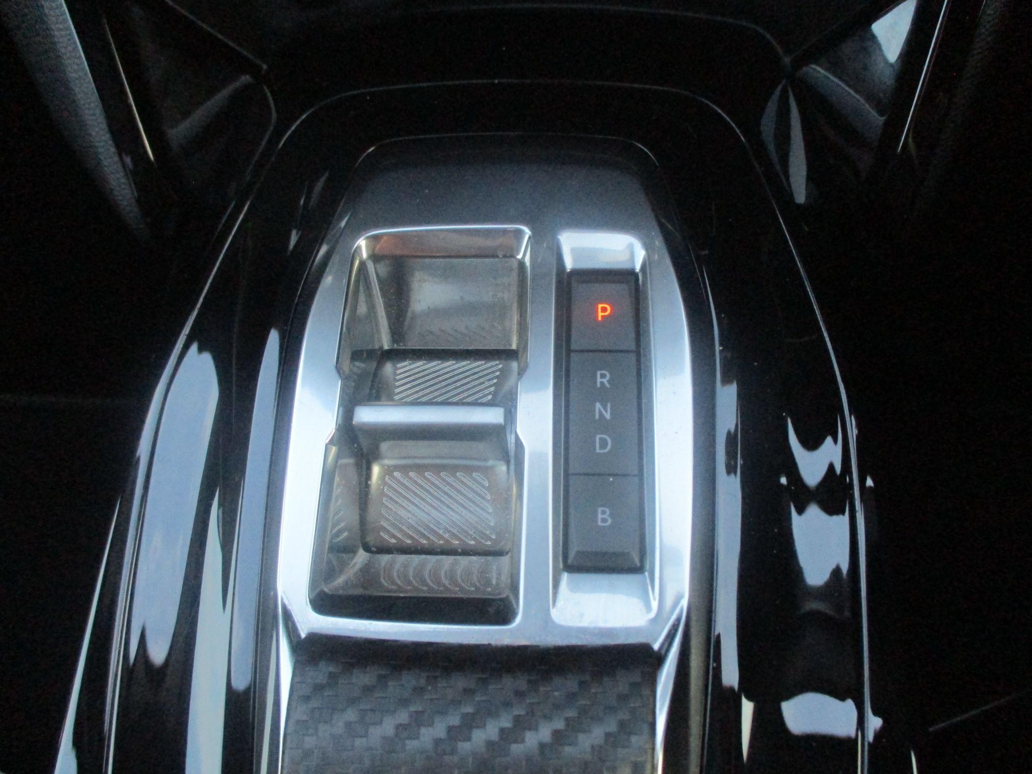 Peugeot E-2008 Image 29