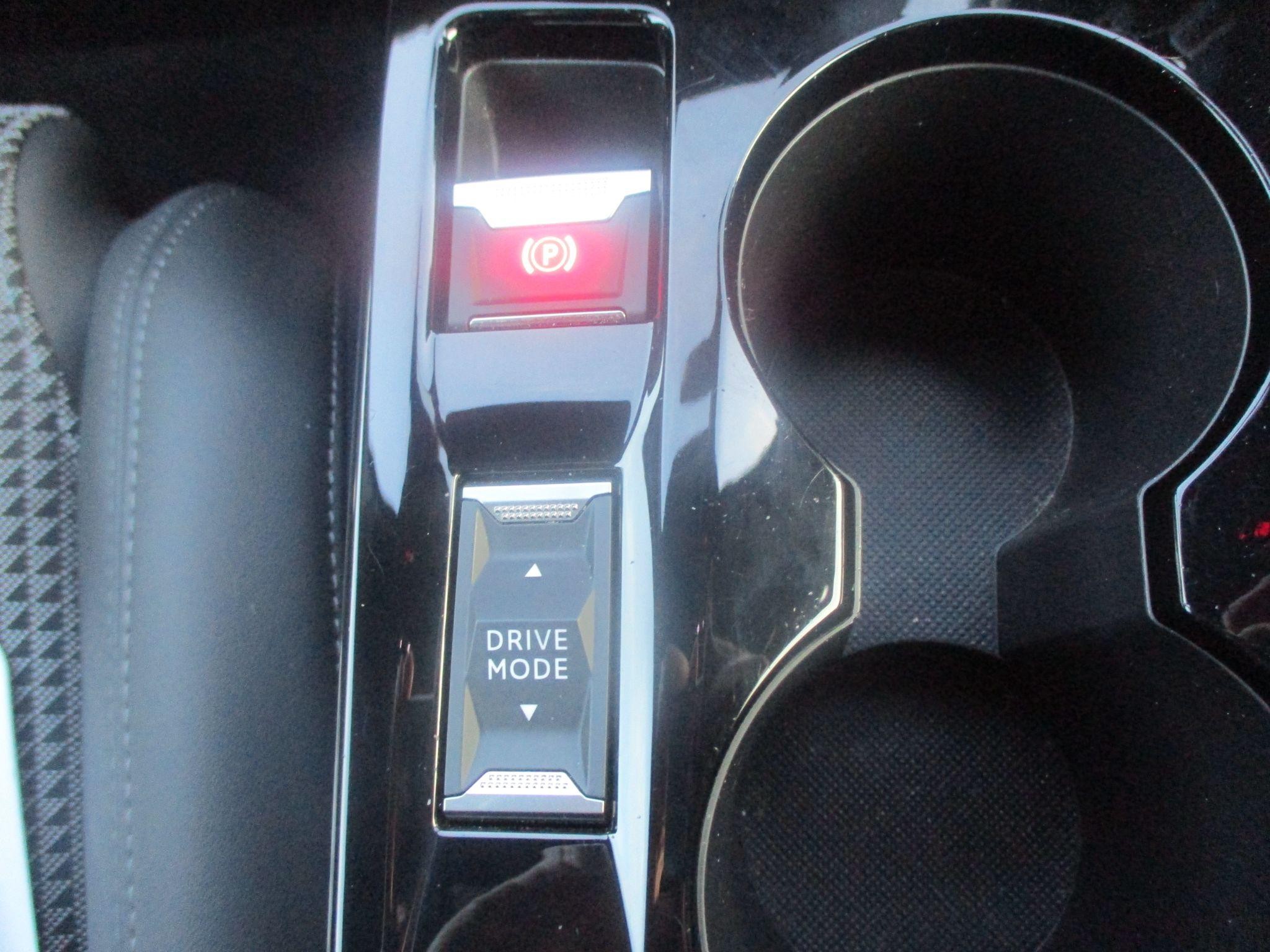 Peugeot E-2008 Image 30