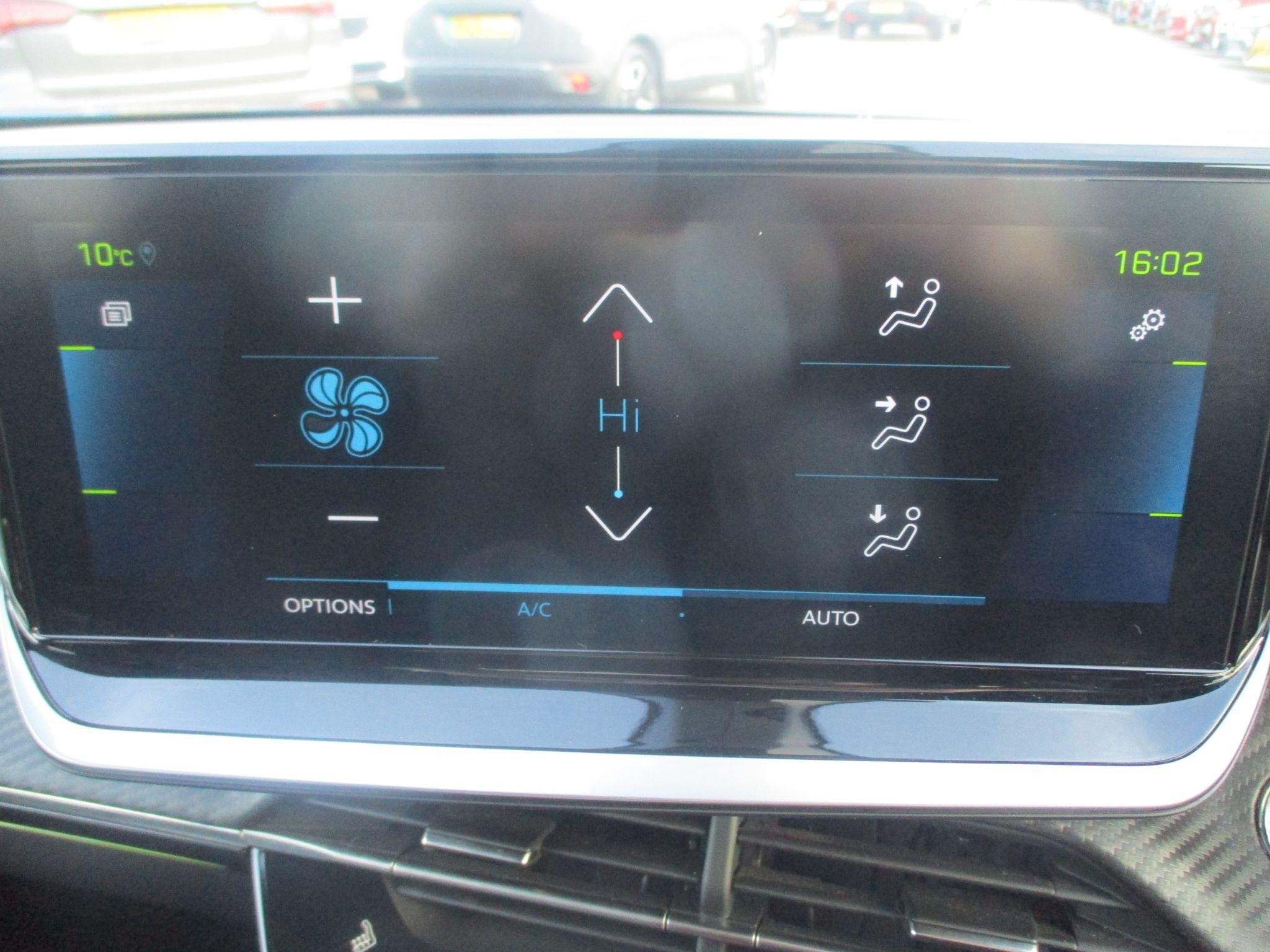 Peugeot E-2008 Image 37