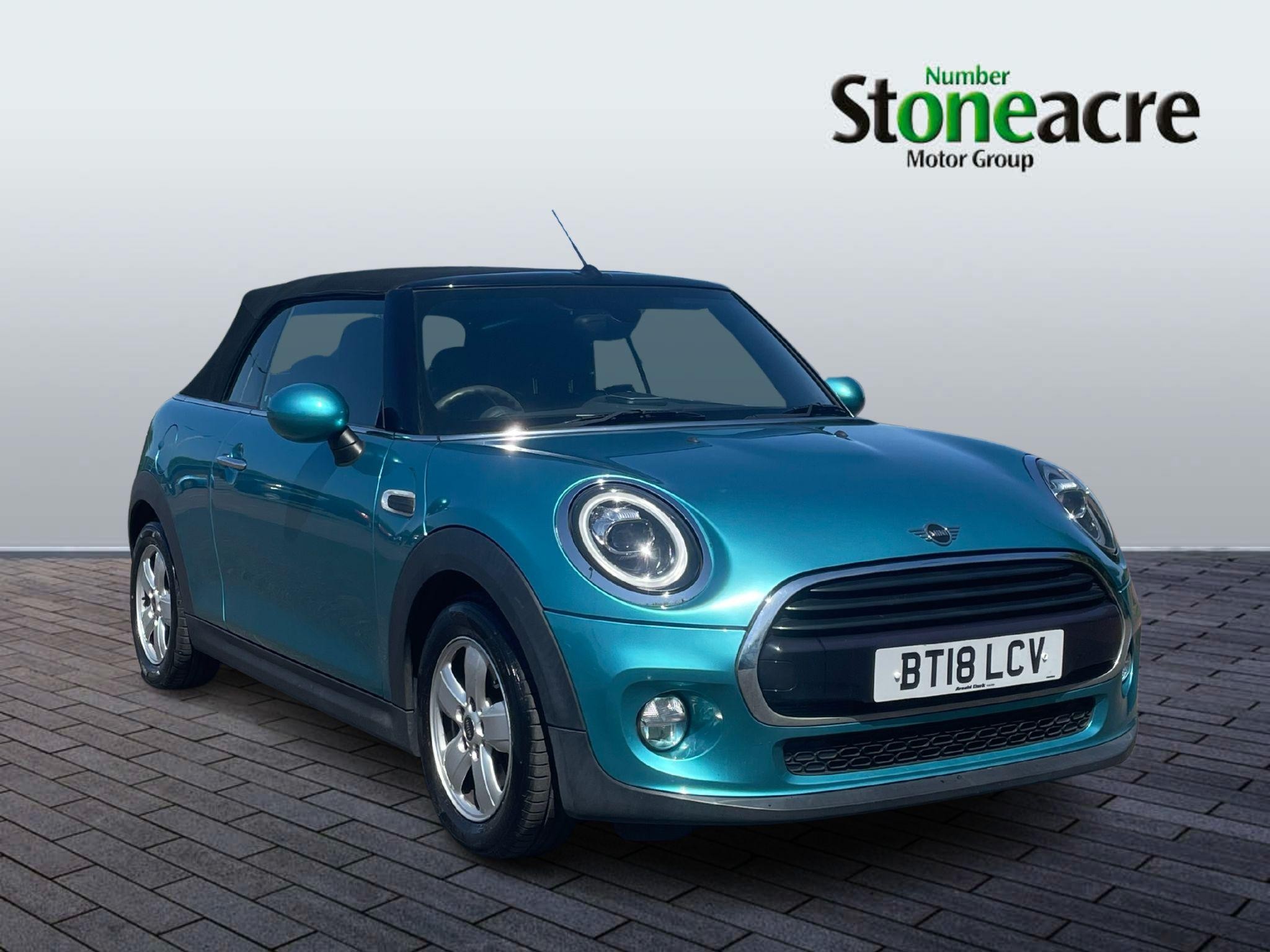 MINI Convertible Image 1