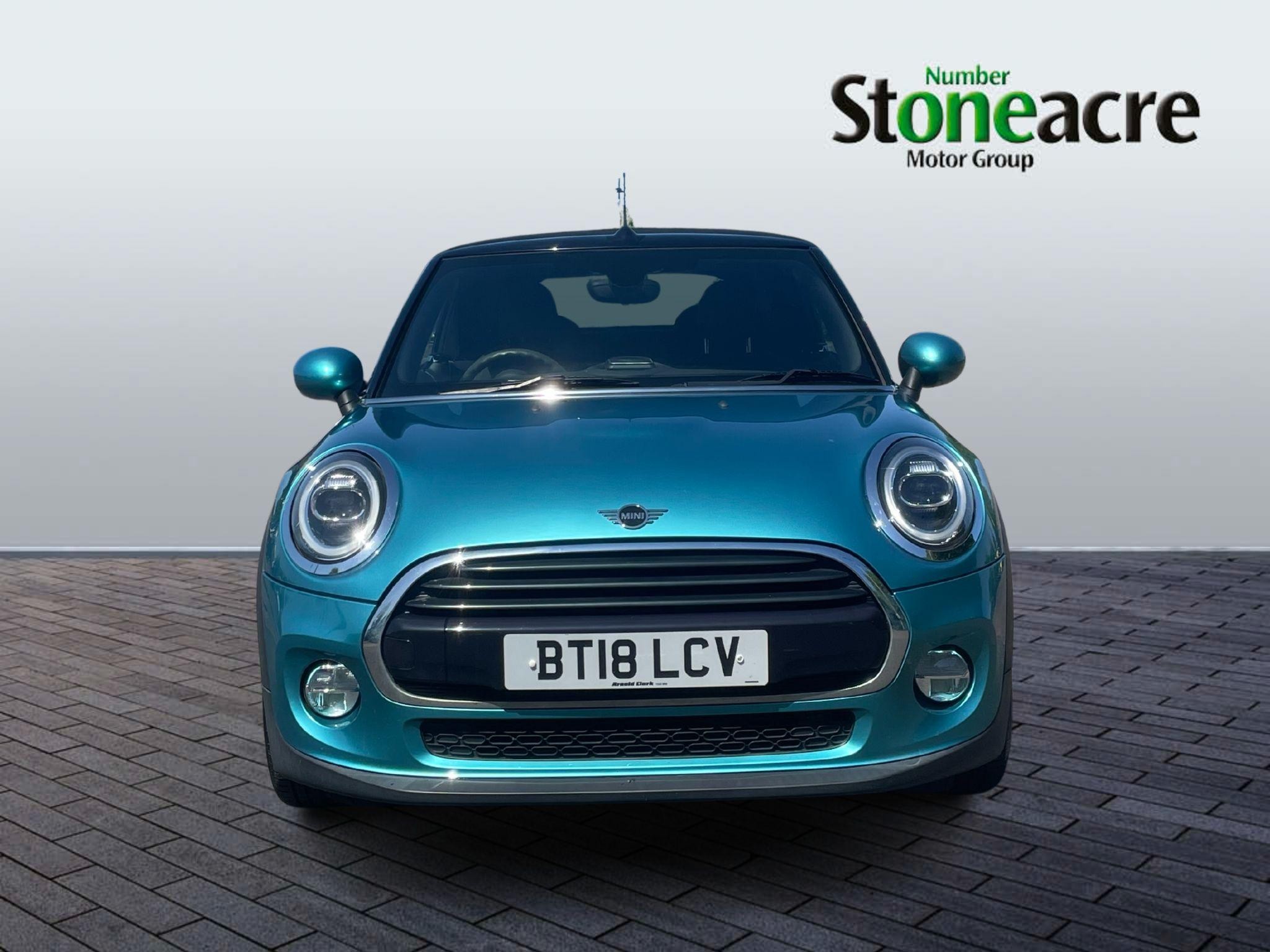 MINI Convertible Image 2