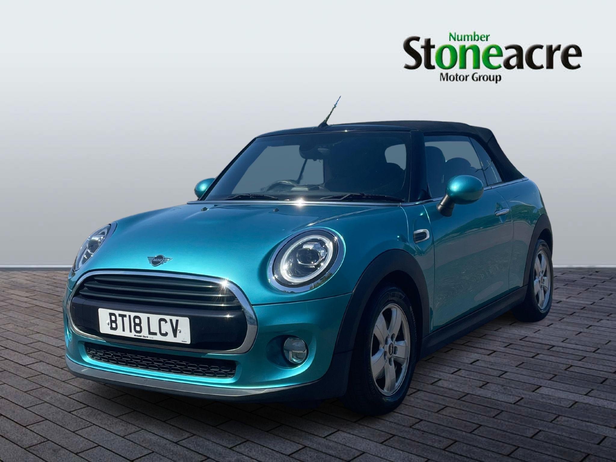 MINI Convertible Image 3