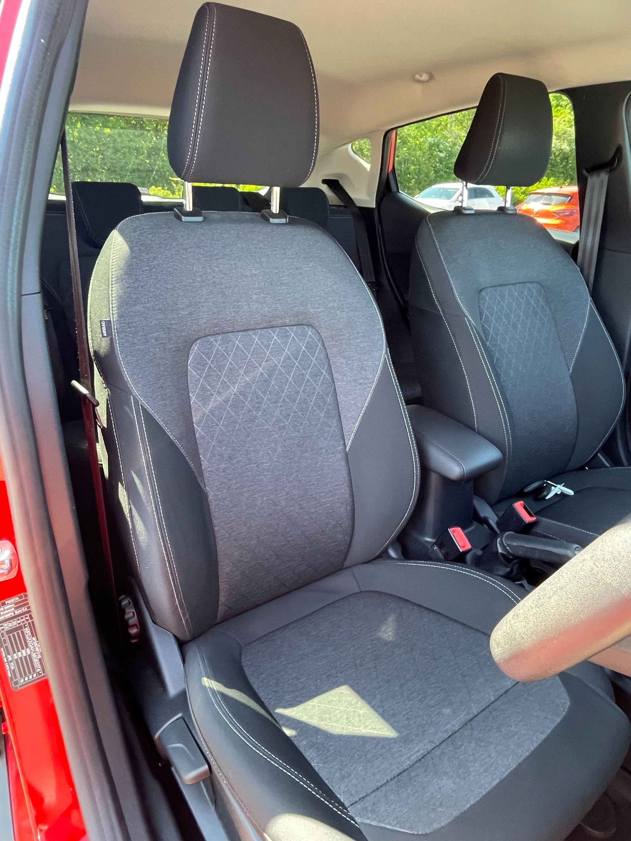 Ford Fiesta Image 12