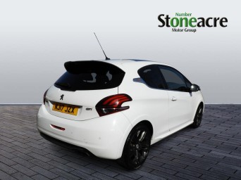 Peugeot 208 1.6 THP GTi Prestige Euro 6 (s/s) 3dr NJ17JZX Image 3