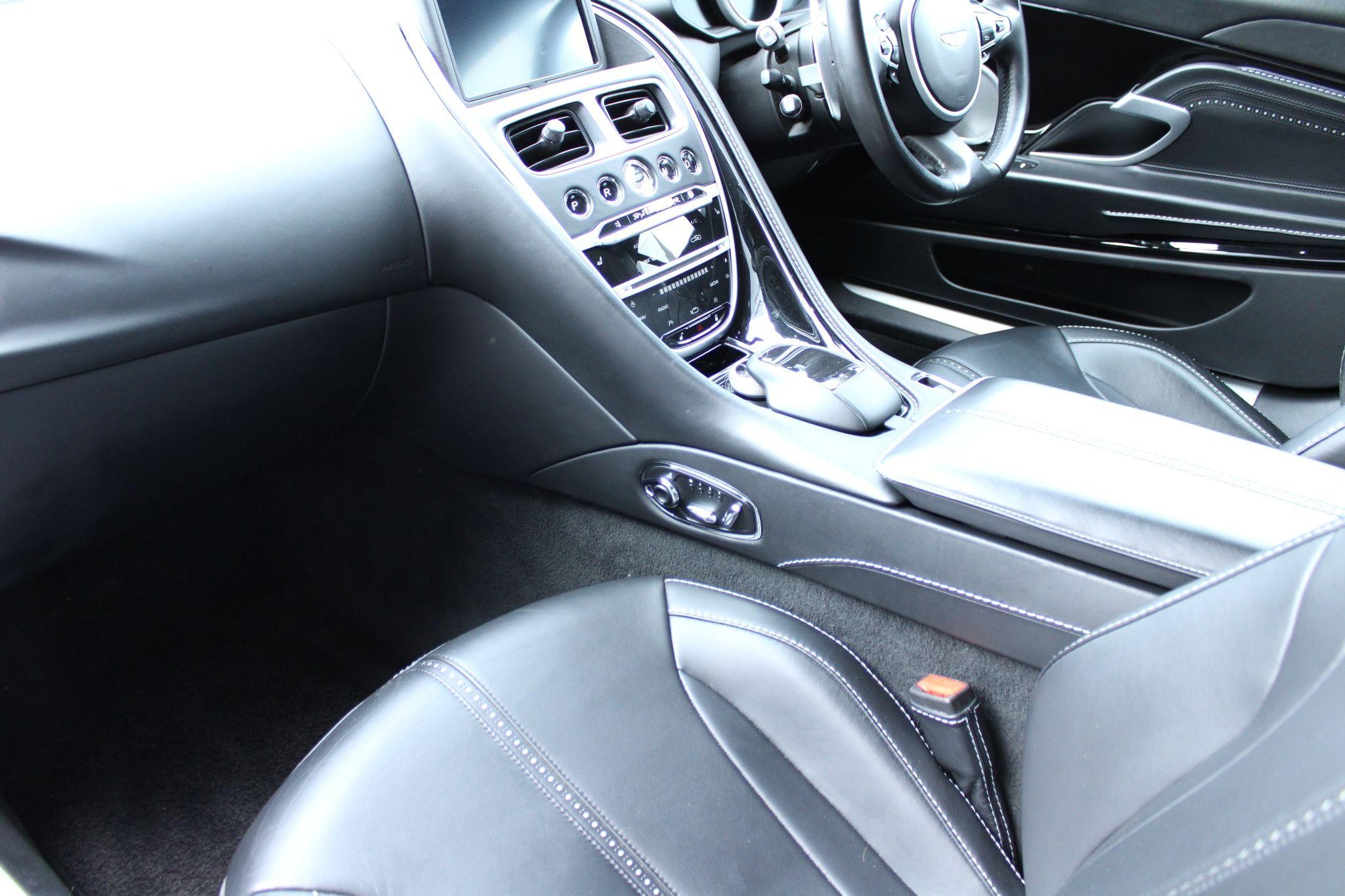 Aston Martin DB11 Image 9