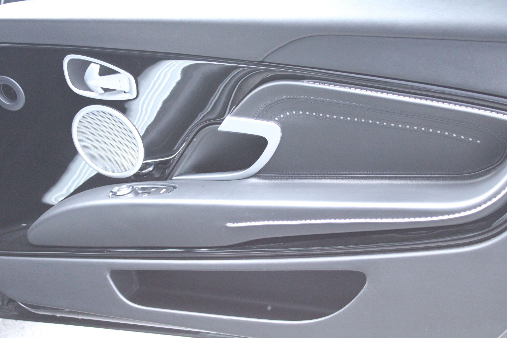 Aston Martin DB11 Image 17