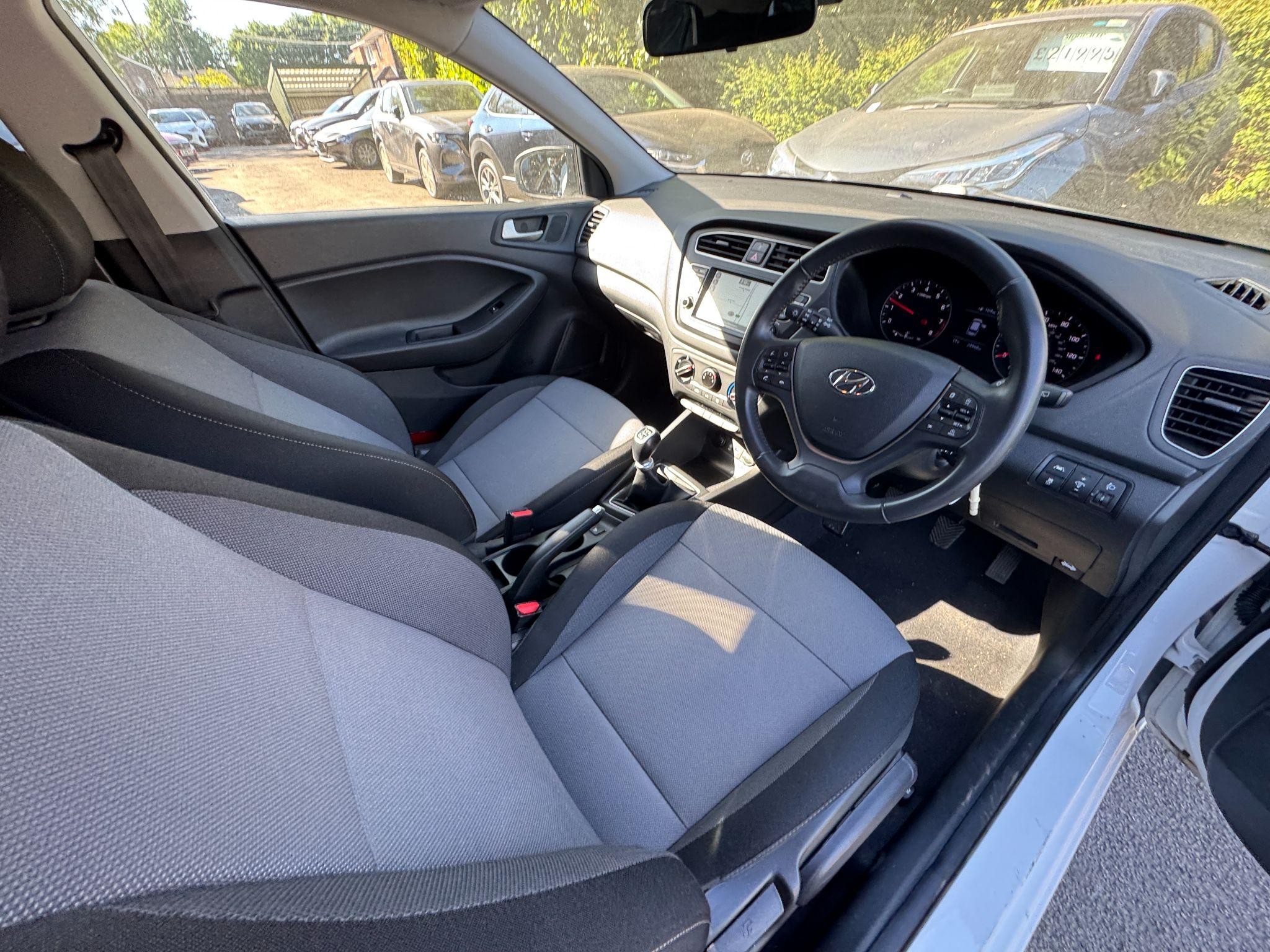 Hyundai i20 Image 12
