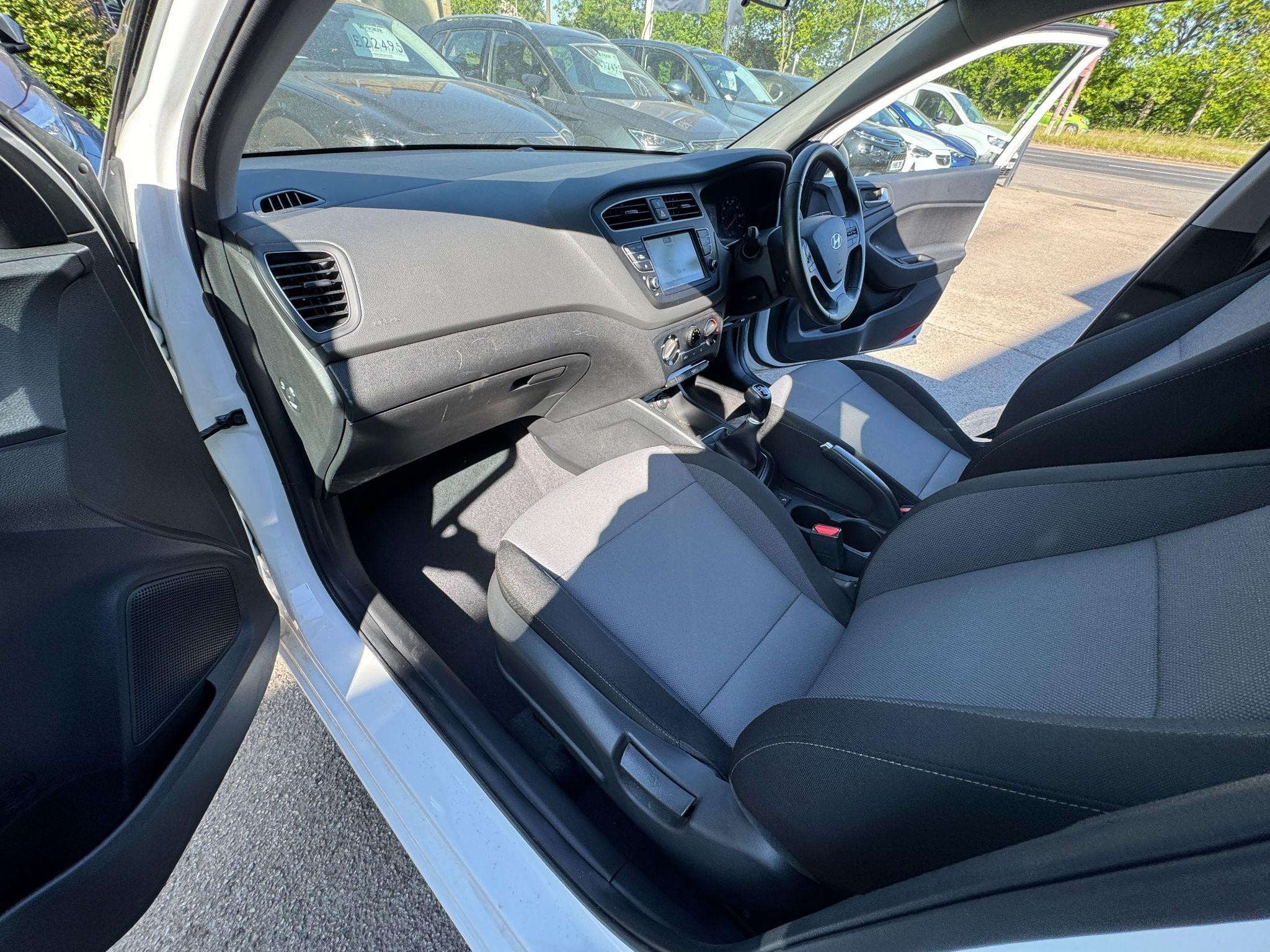 Hyundai i20 Image 18