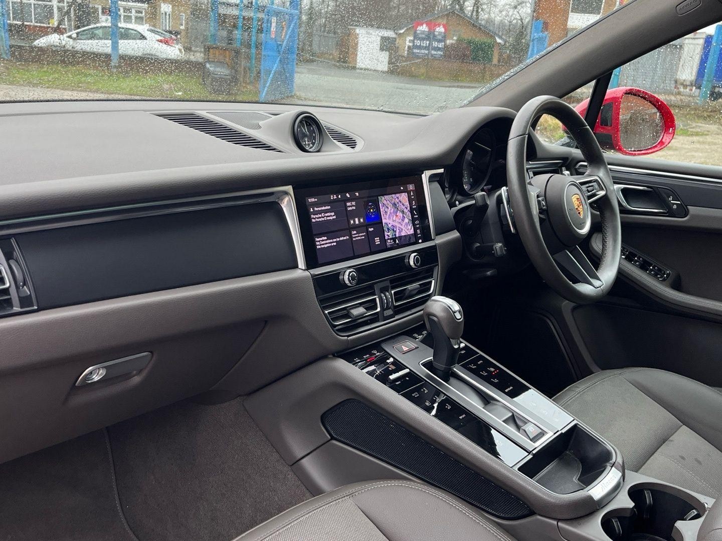 Porsche Macan Image 4