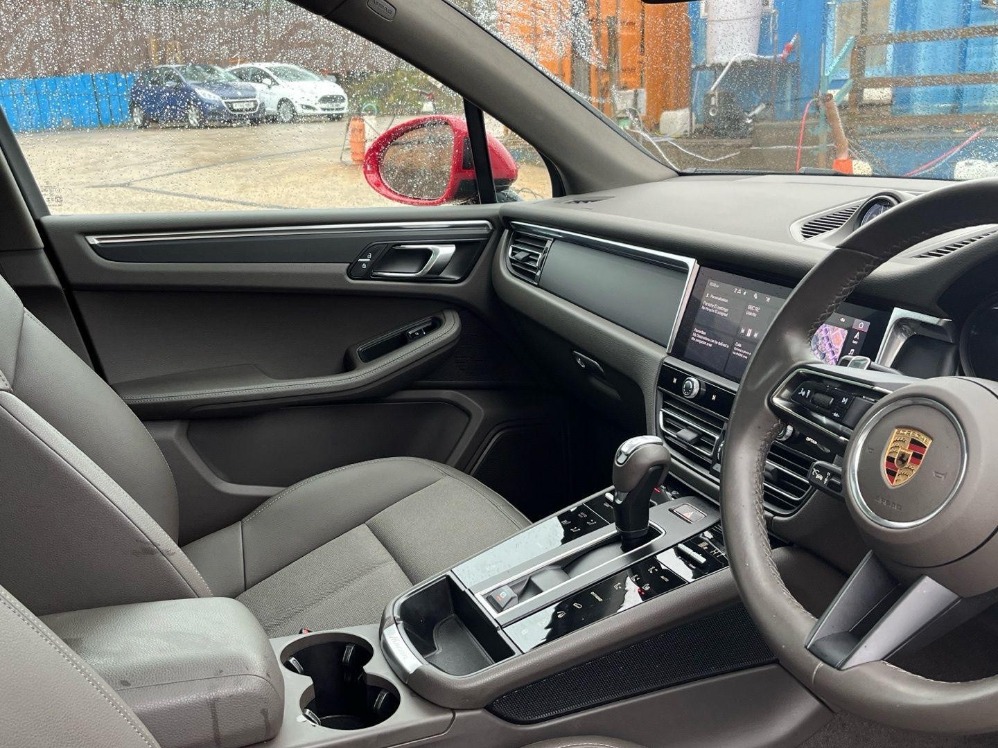 Porsche Macan Image 5