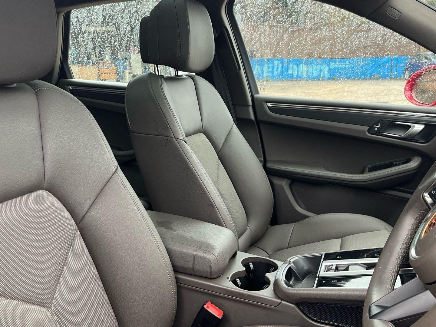 Porsche Macan Image 9