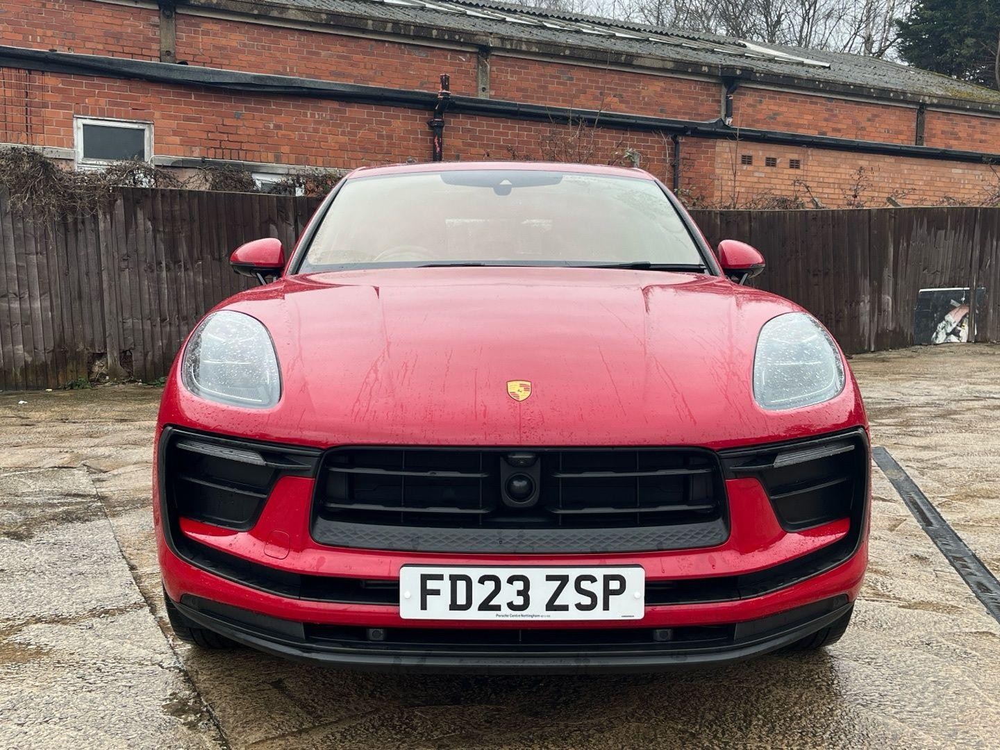 Porsche Macan Image 12