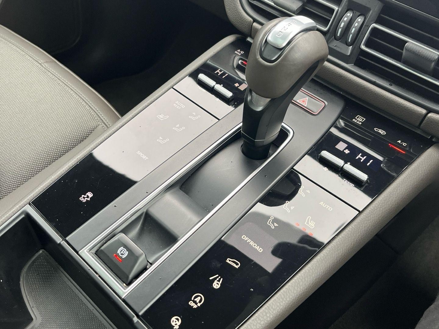 Porsche Macan Image 14
