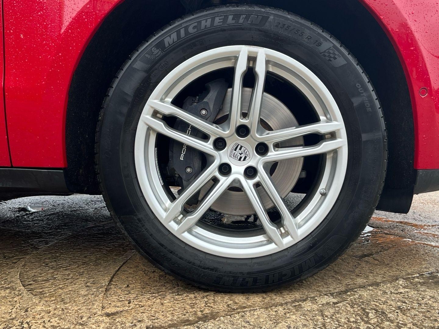 Porsche Macan Image 16