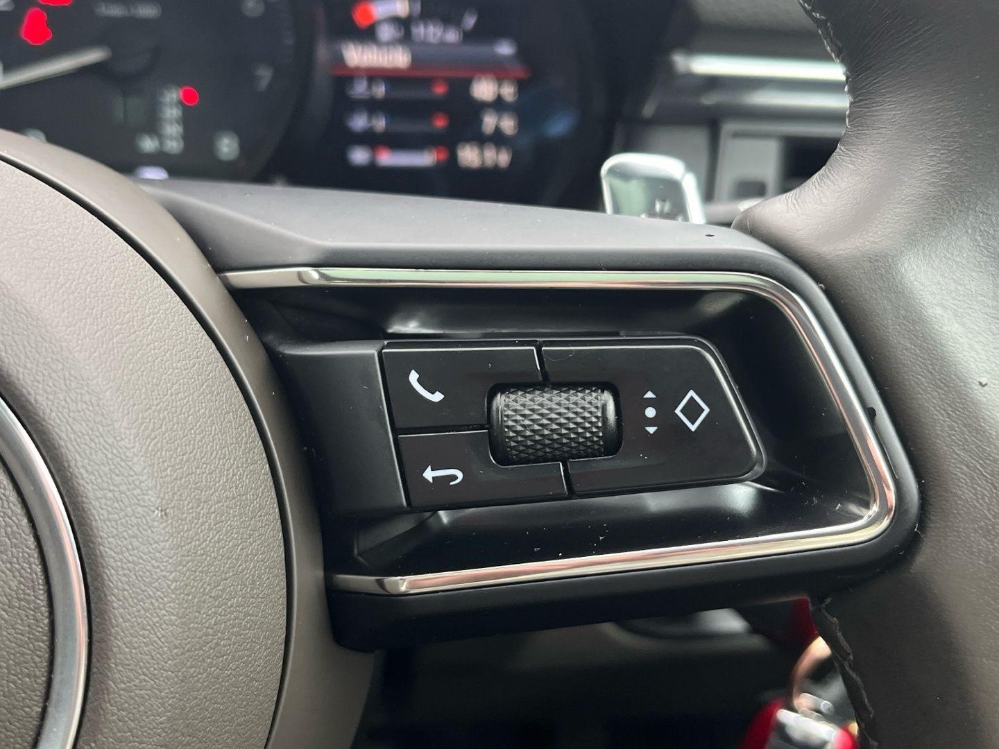 Porsche Macan Image 19