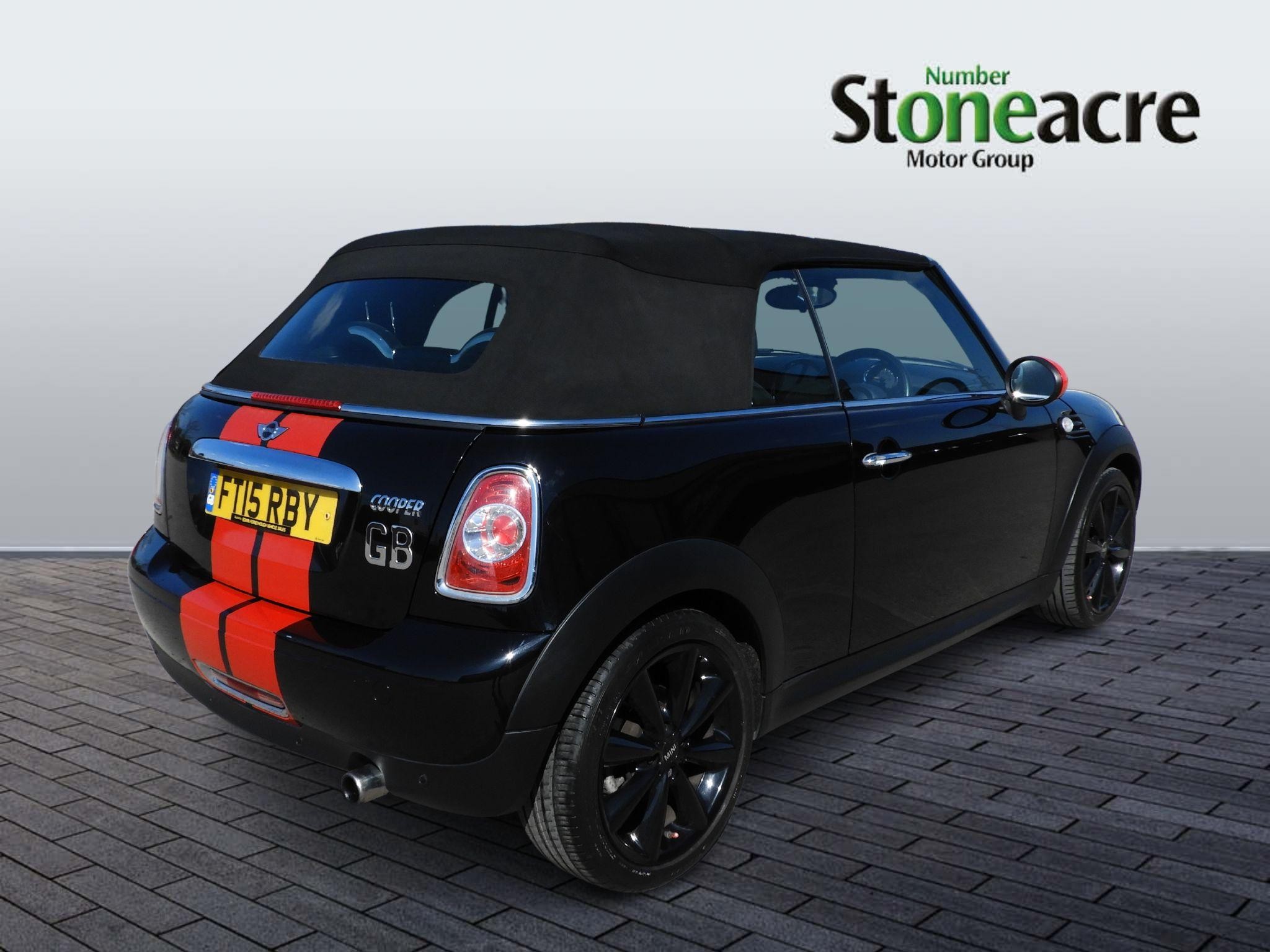 MINI Convertible Image 4