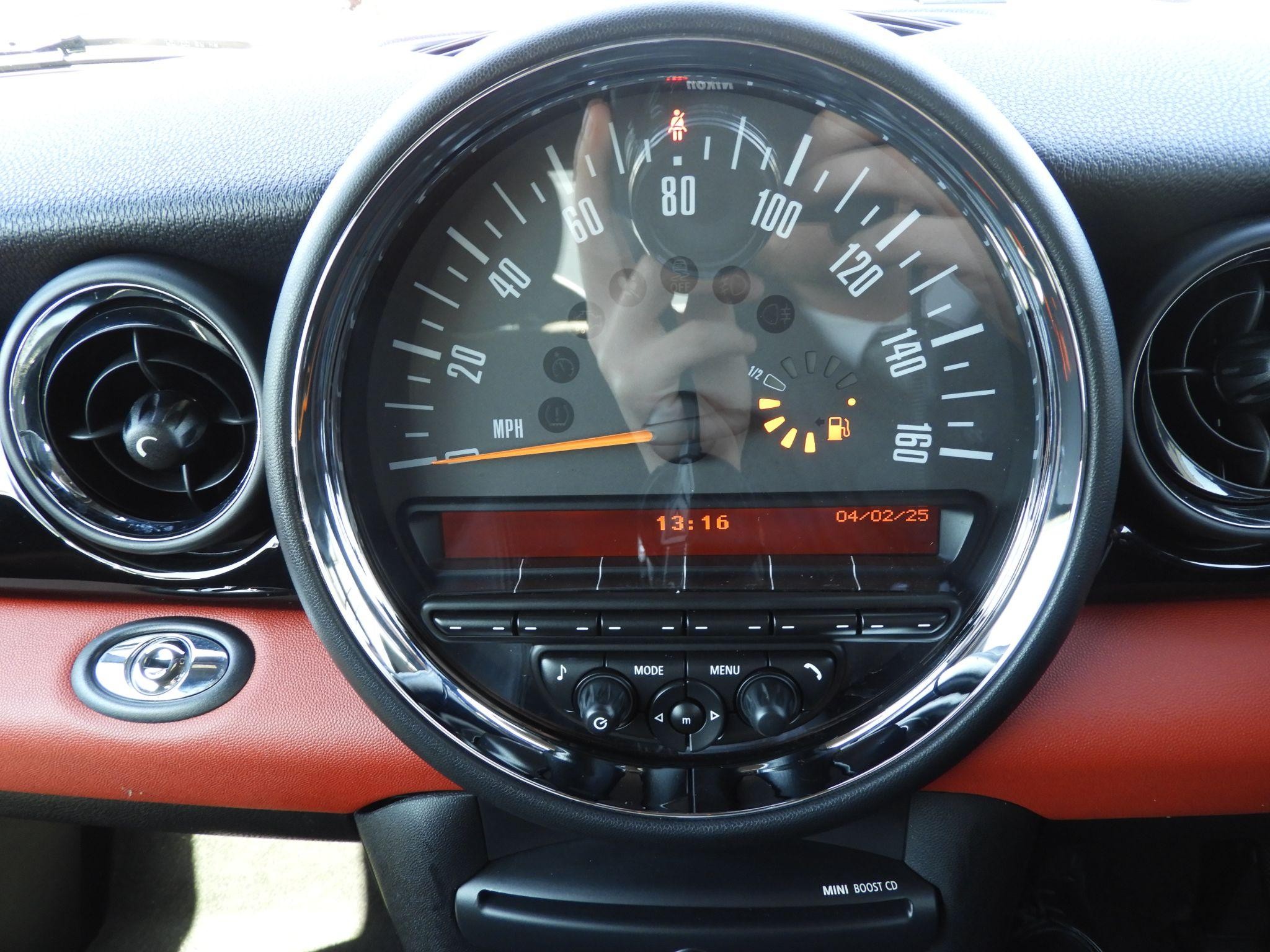 MINI Convertible Image 23