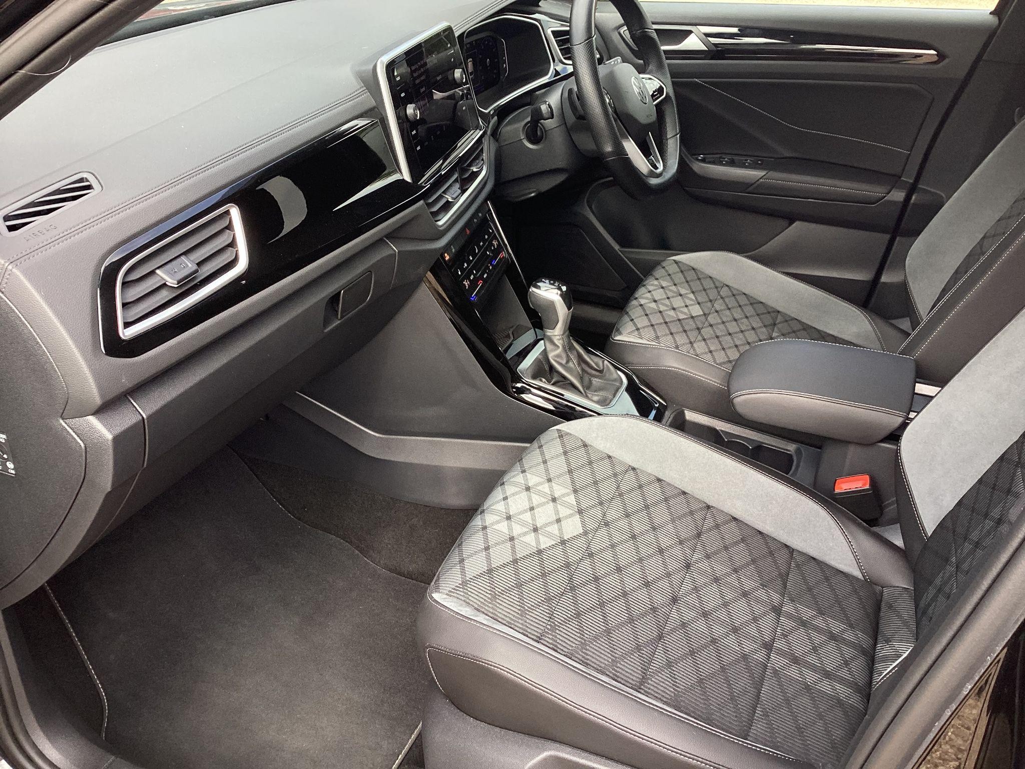 Volkswagen T-Roc Image 12