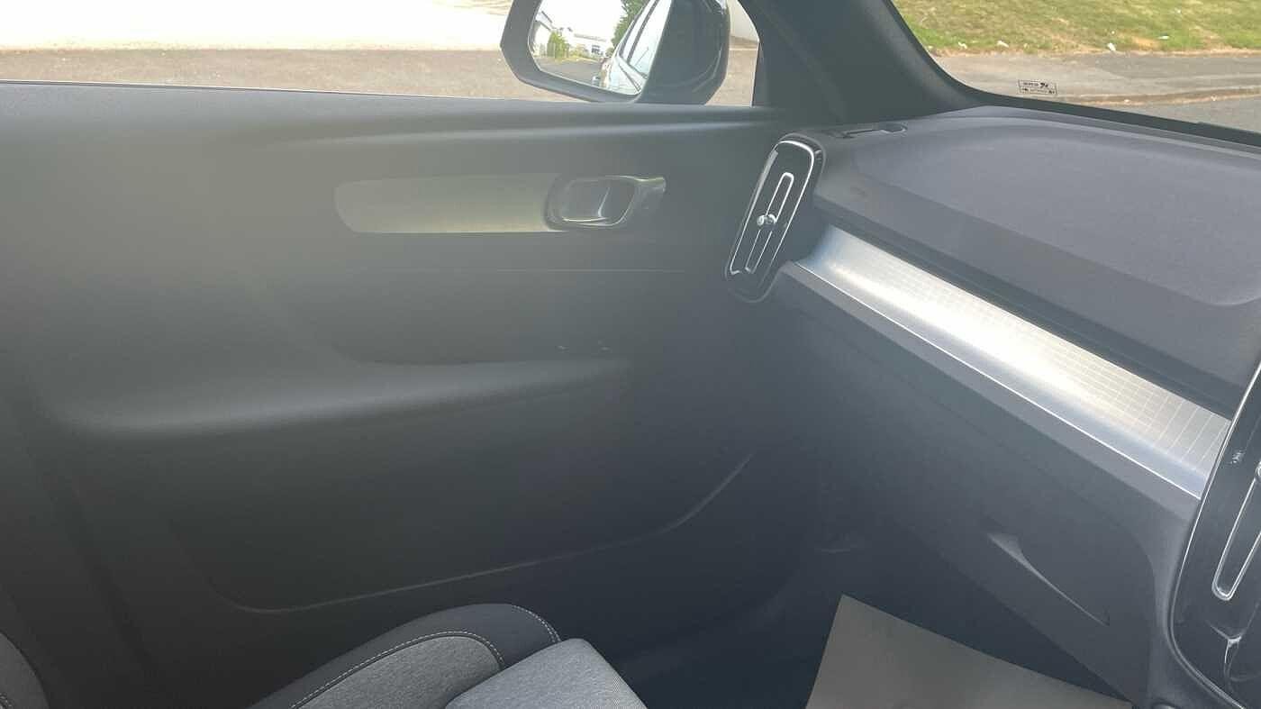 Volvo XC40 Image 32