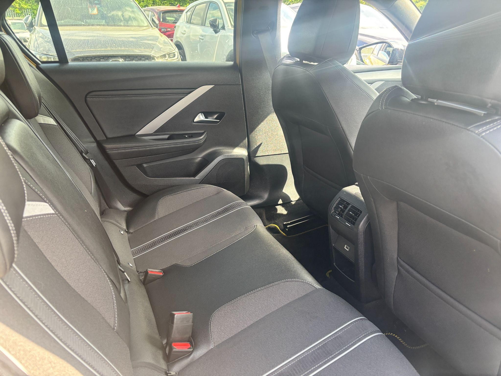 Vauxhall Astra Image 12