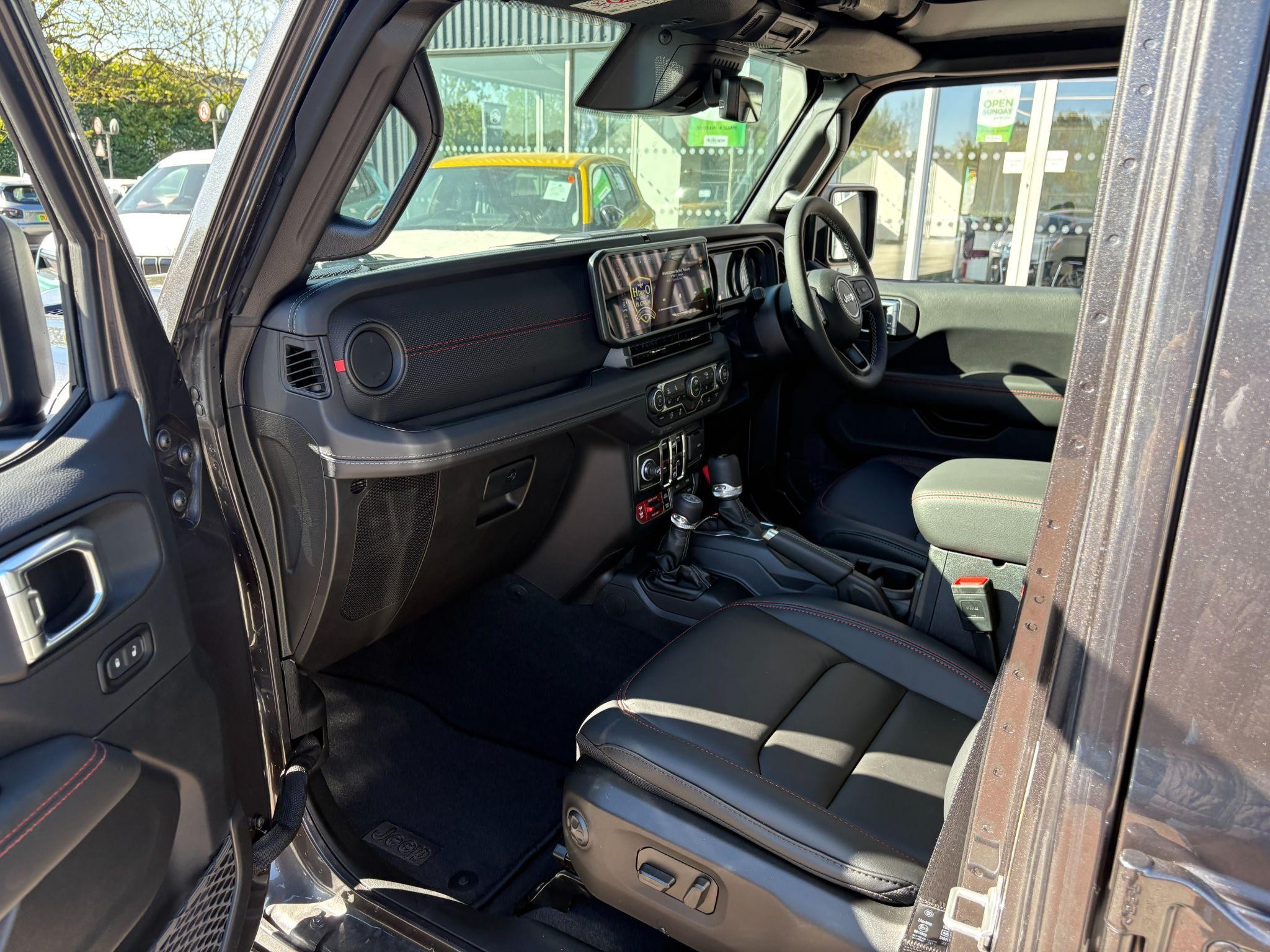 Jeep Wrangler Image 21