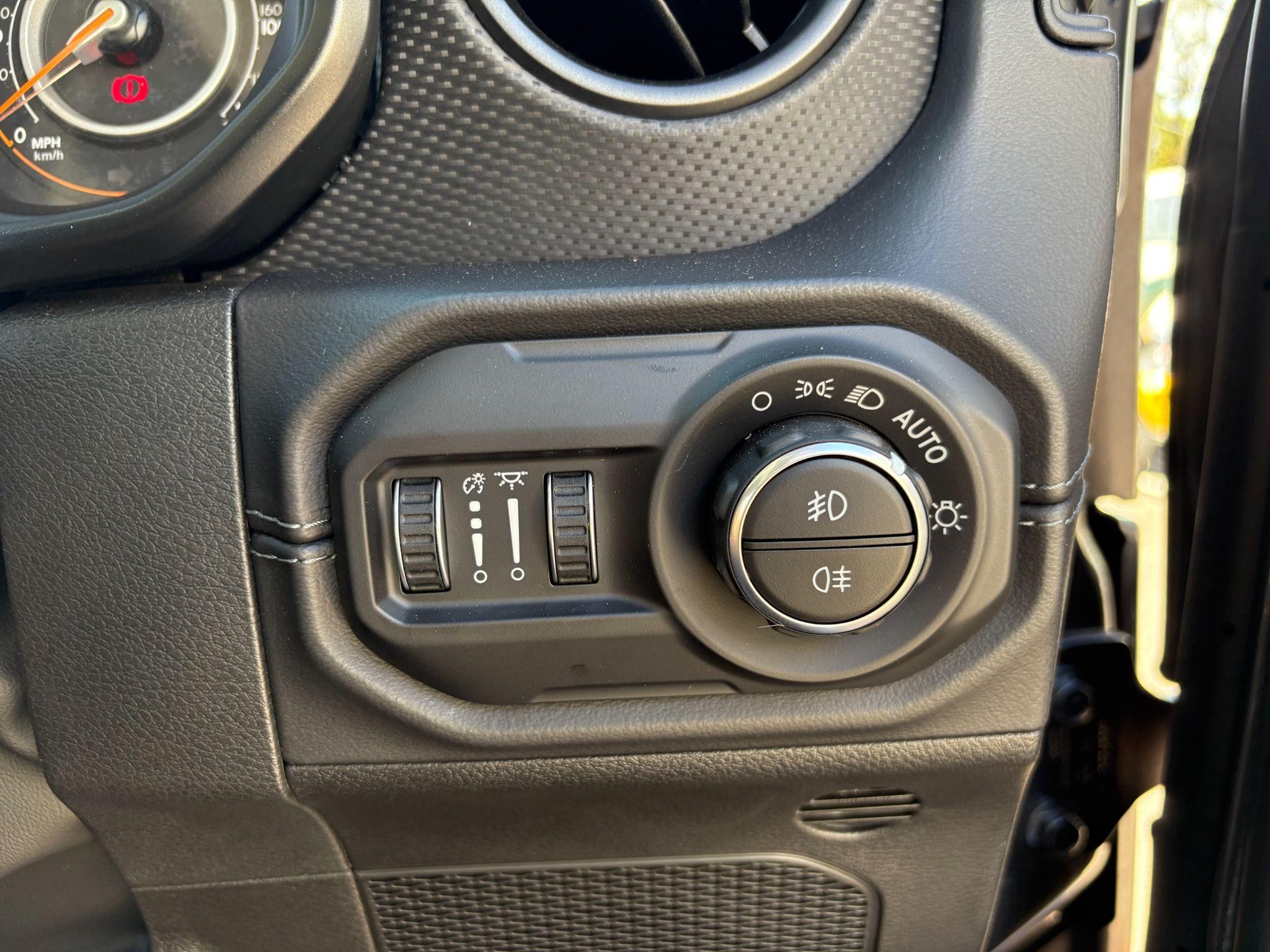 Jeep Wrangler Image 26
