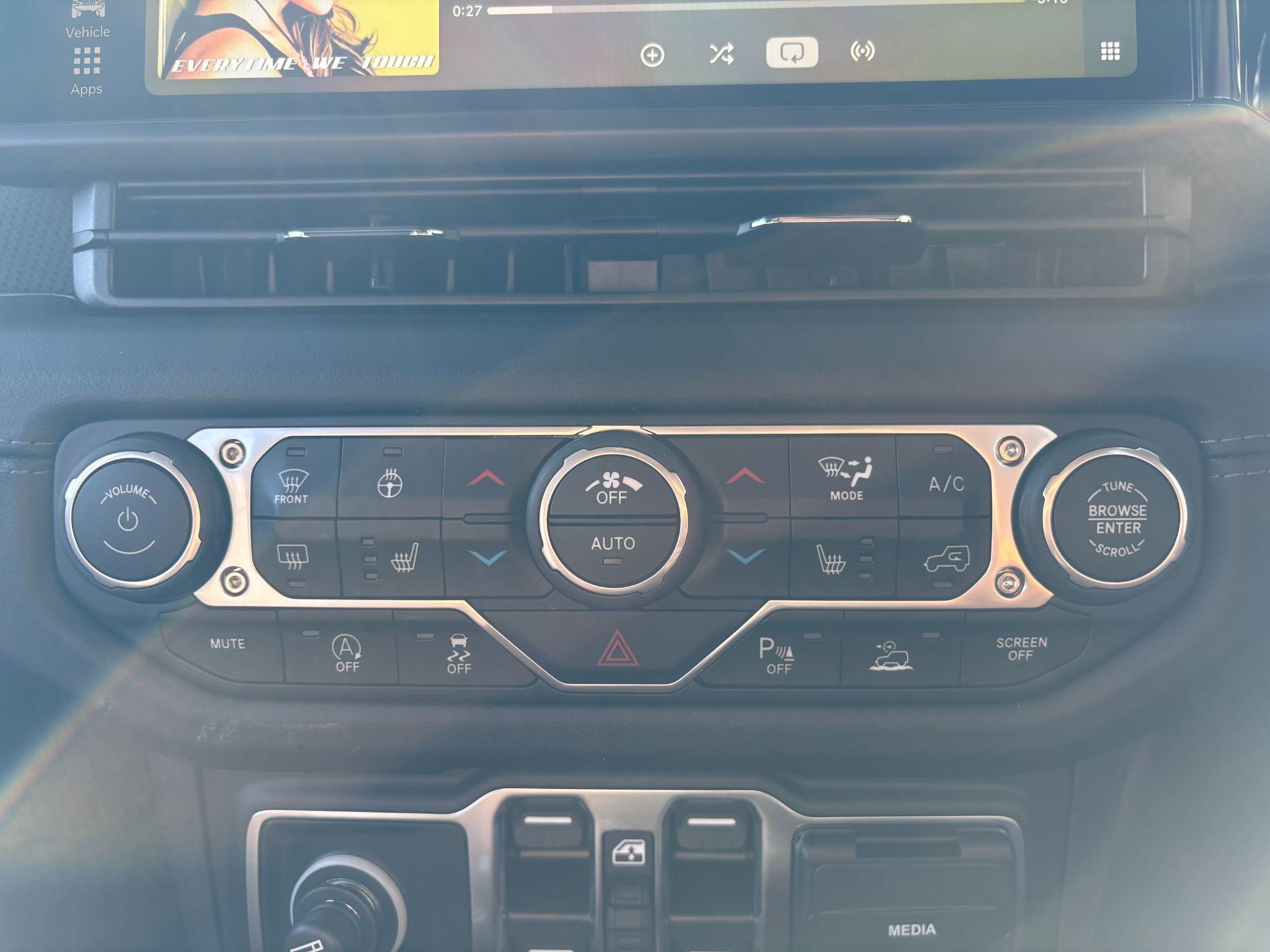 Jeep Wrangler Image 30