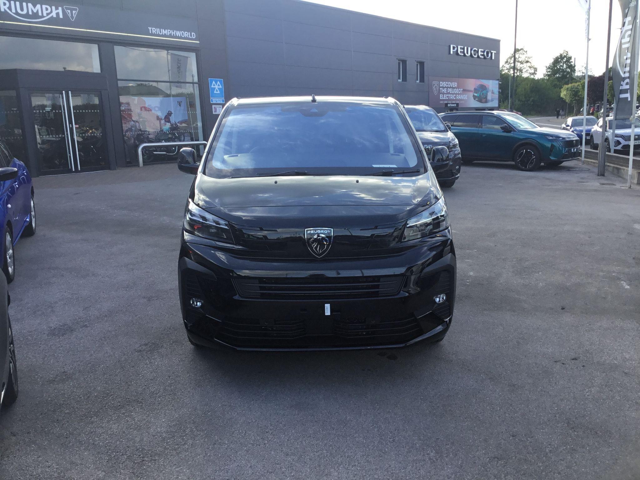 Peugeot E-Traveller Image 8