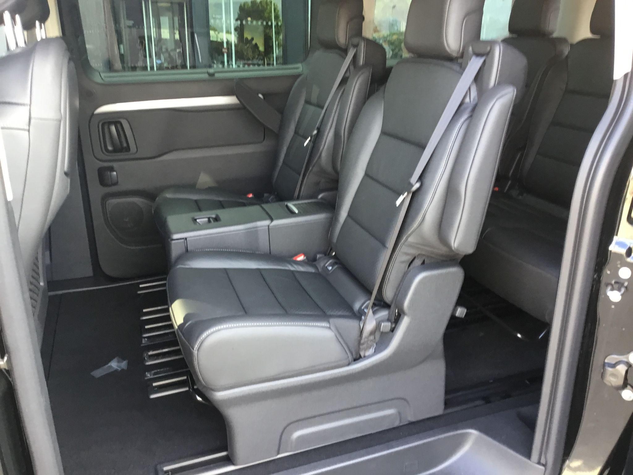 Peugeot E-Traveller Image 16