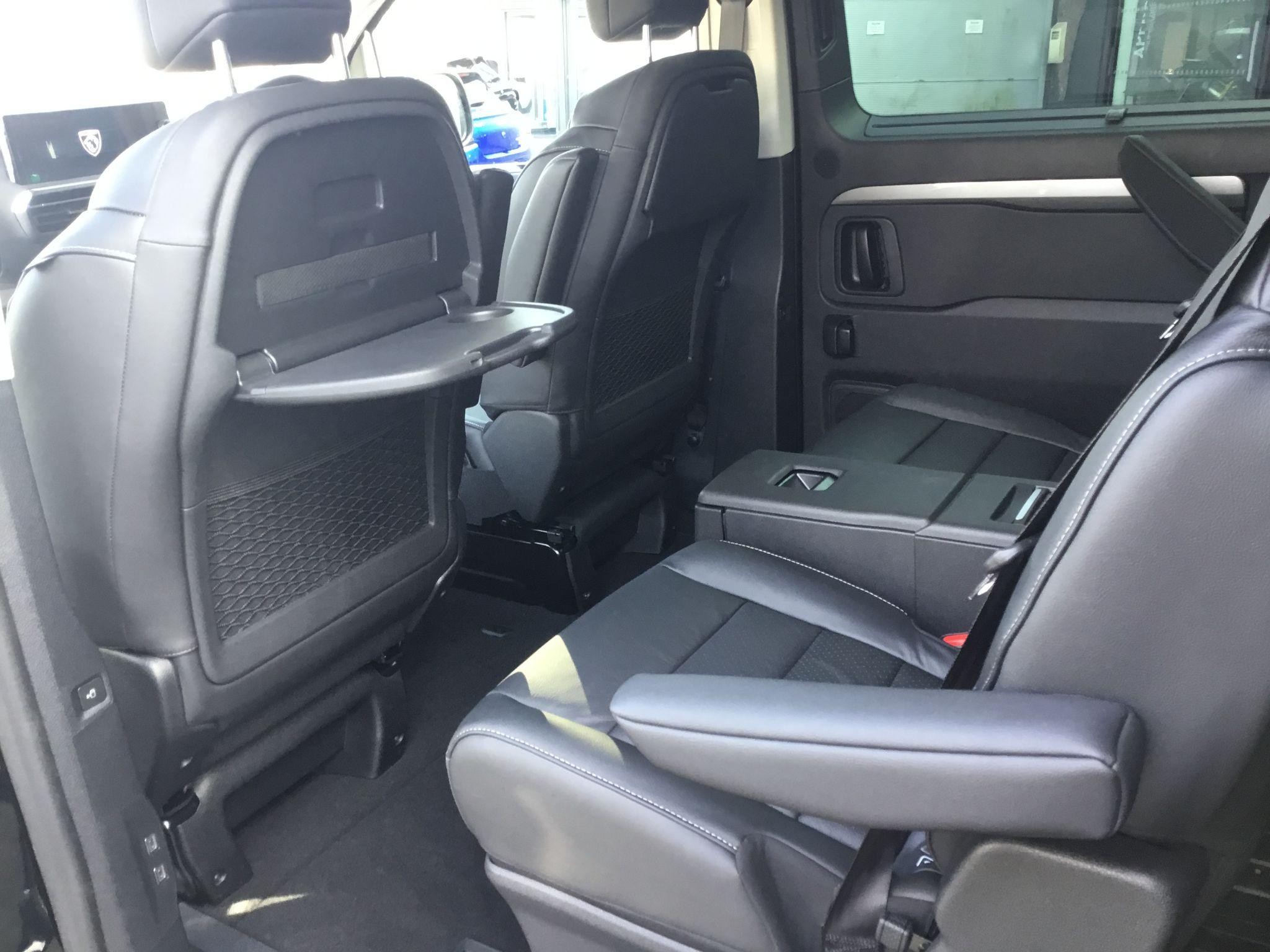 Peugeot E-Traveller Image 18