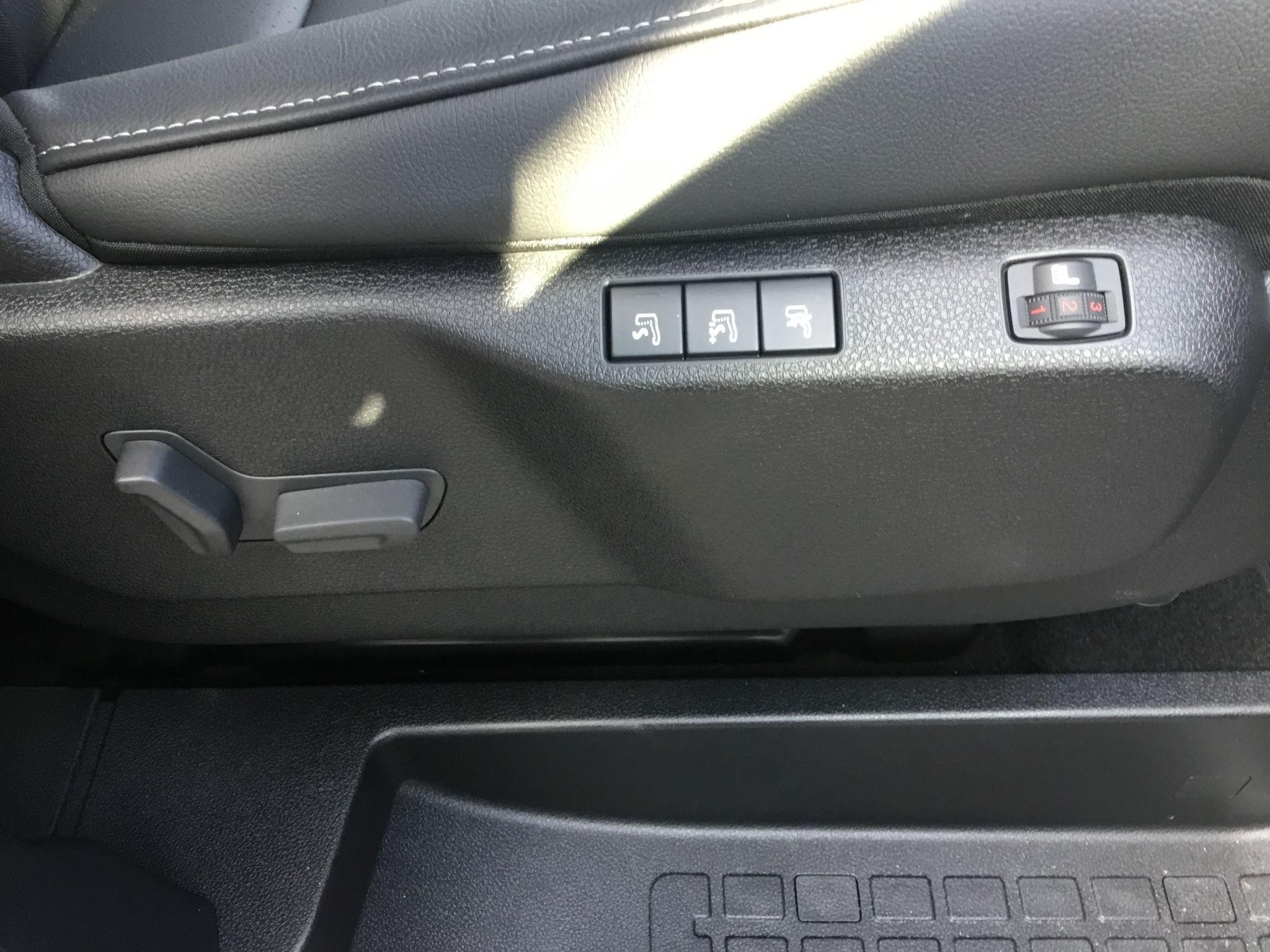 Peugeot E-Traveller Image 24