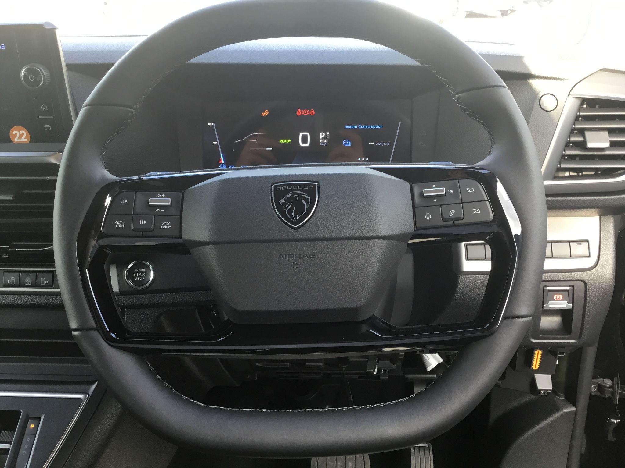 Peugeot E-Traveller Image 26