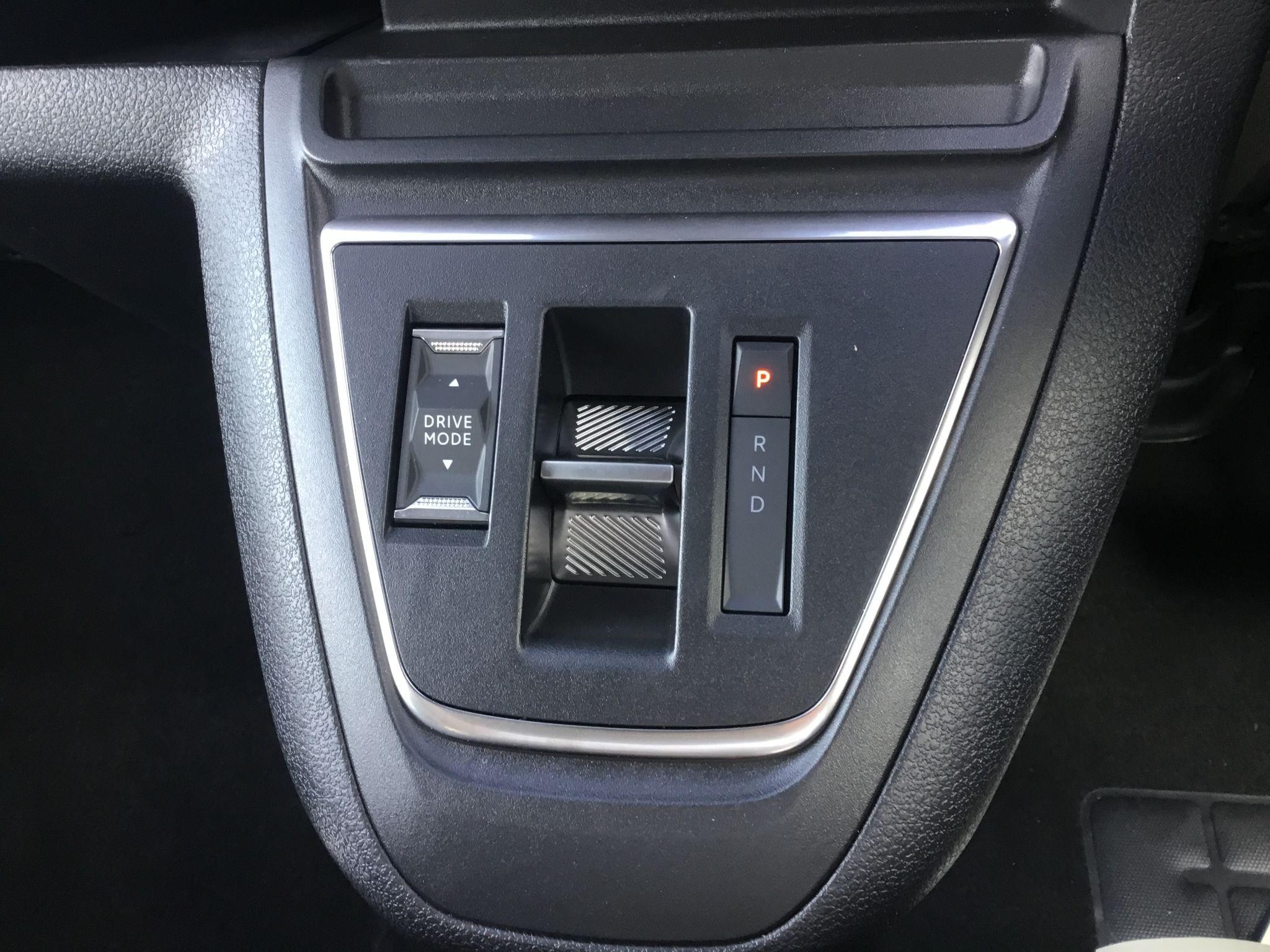 Peugeot E-Traveller Image 32