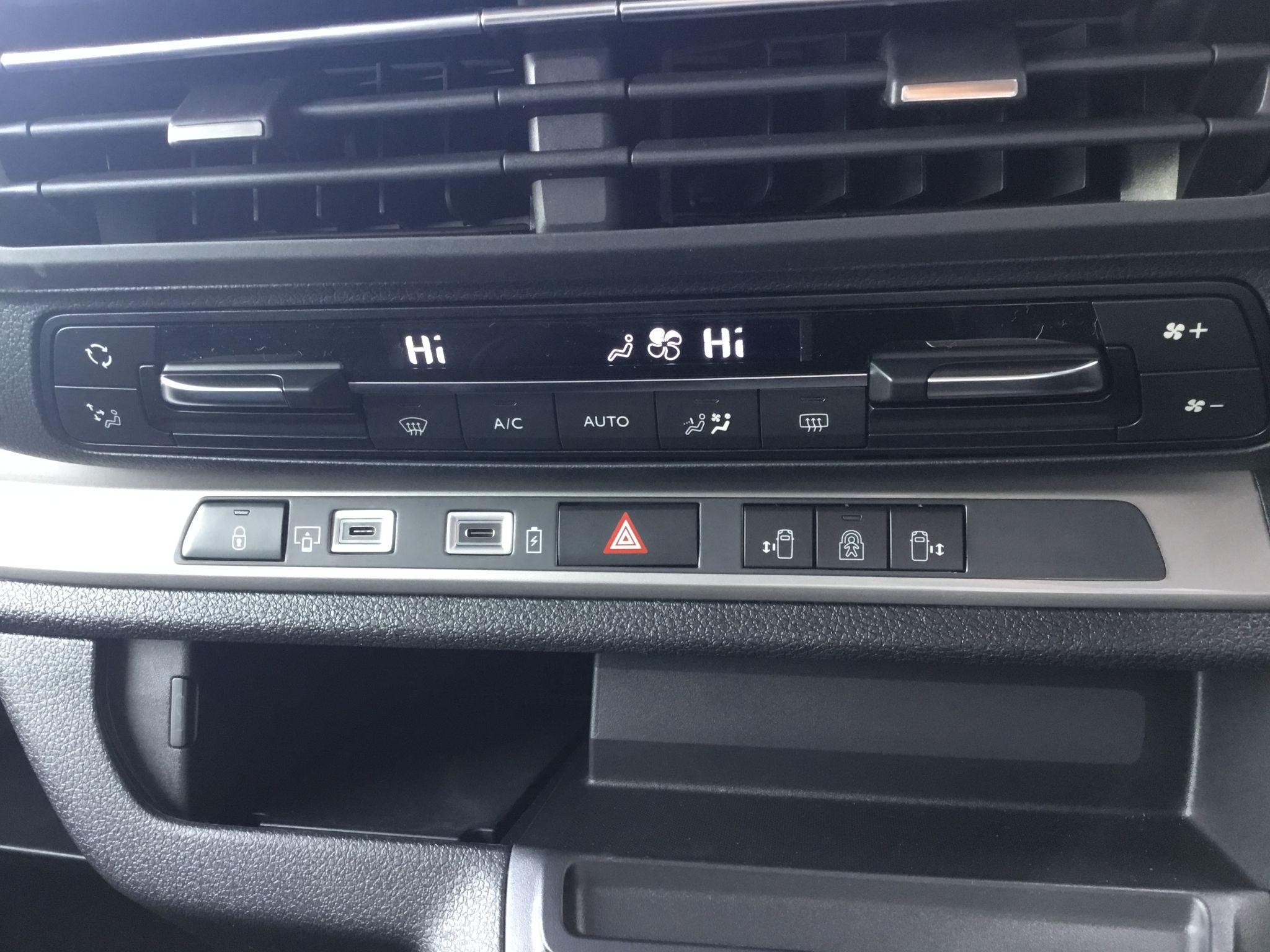 Peugeot E-Traveller Image 33