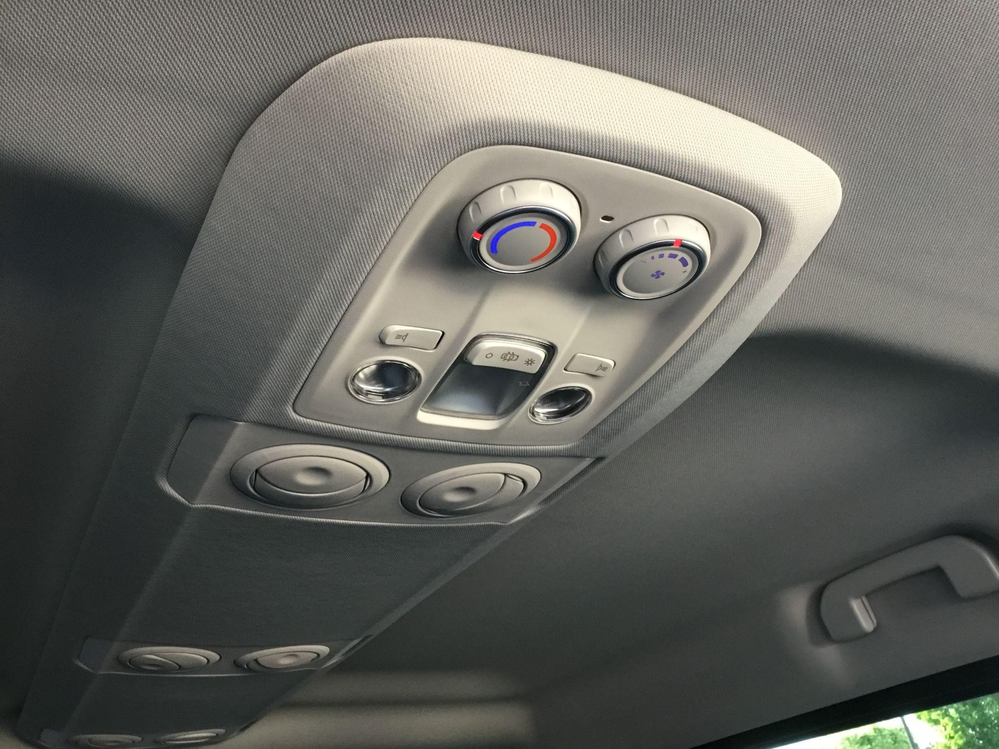 Peugeot E-Traveller Image 38