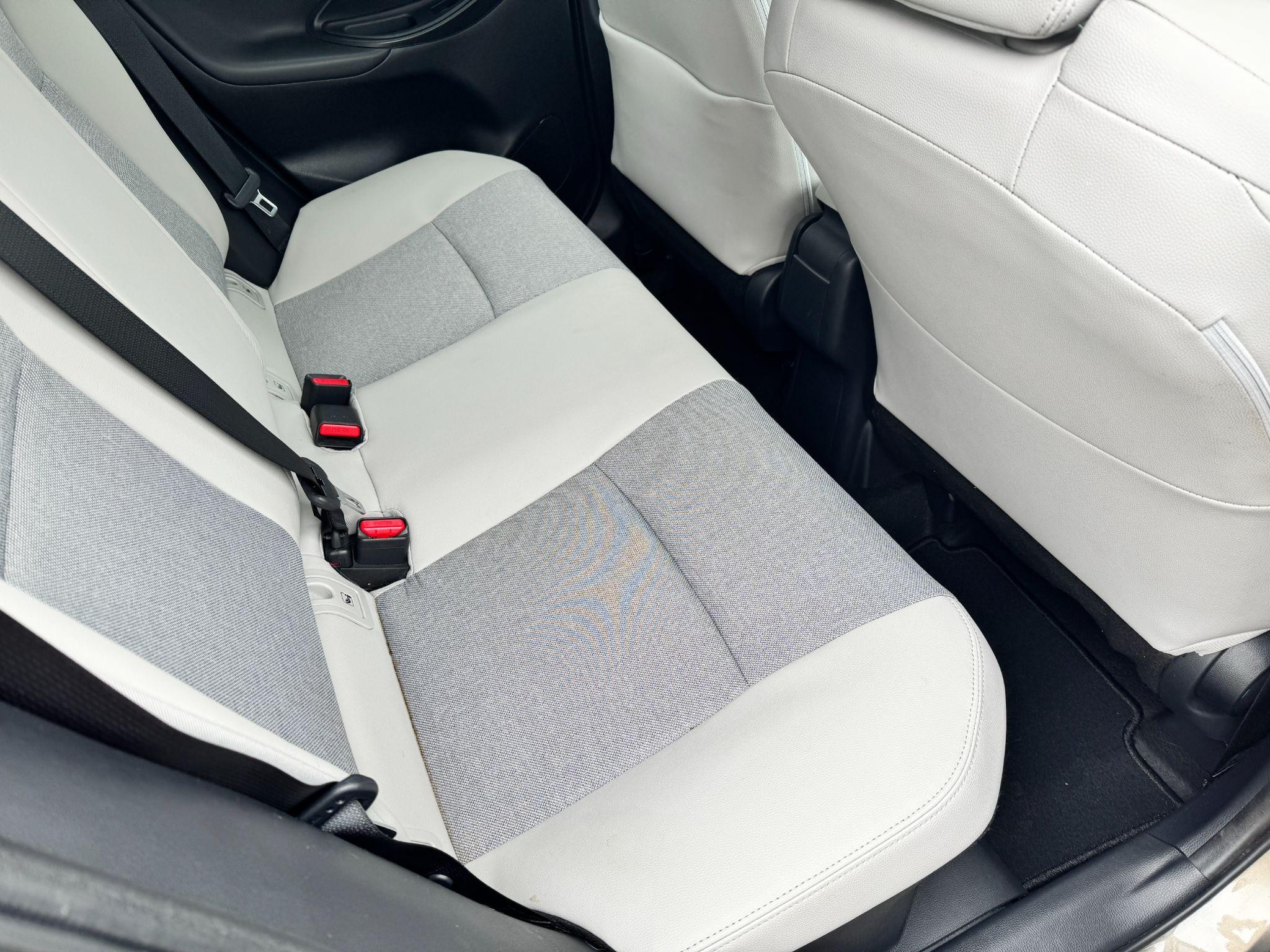 Toyota Yaris Image 14