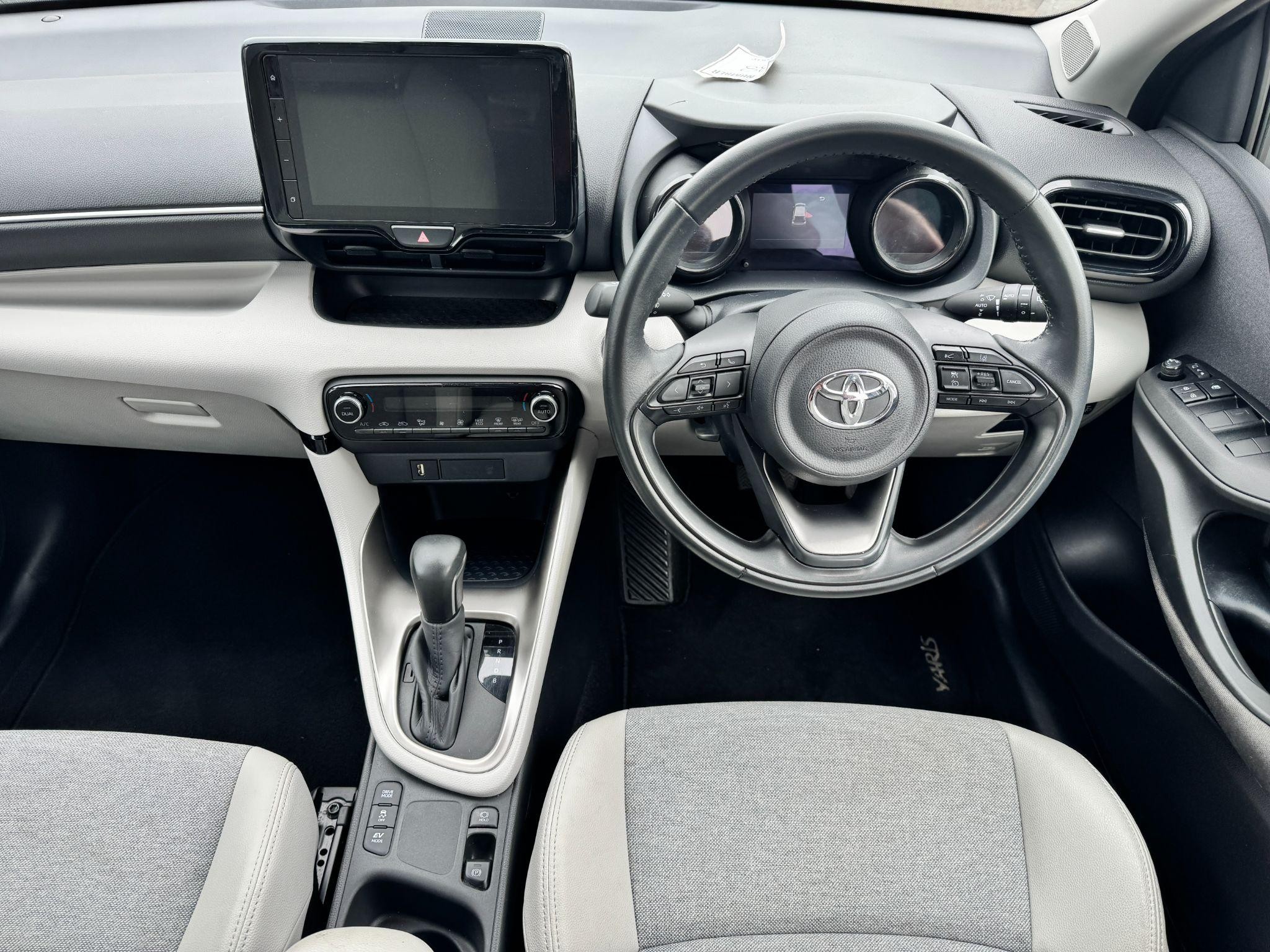 Toyota Yaris Image 17