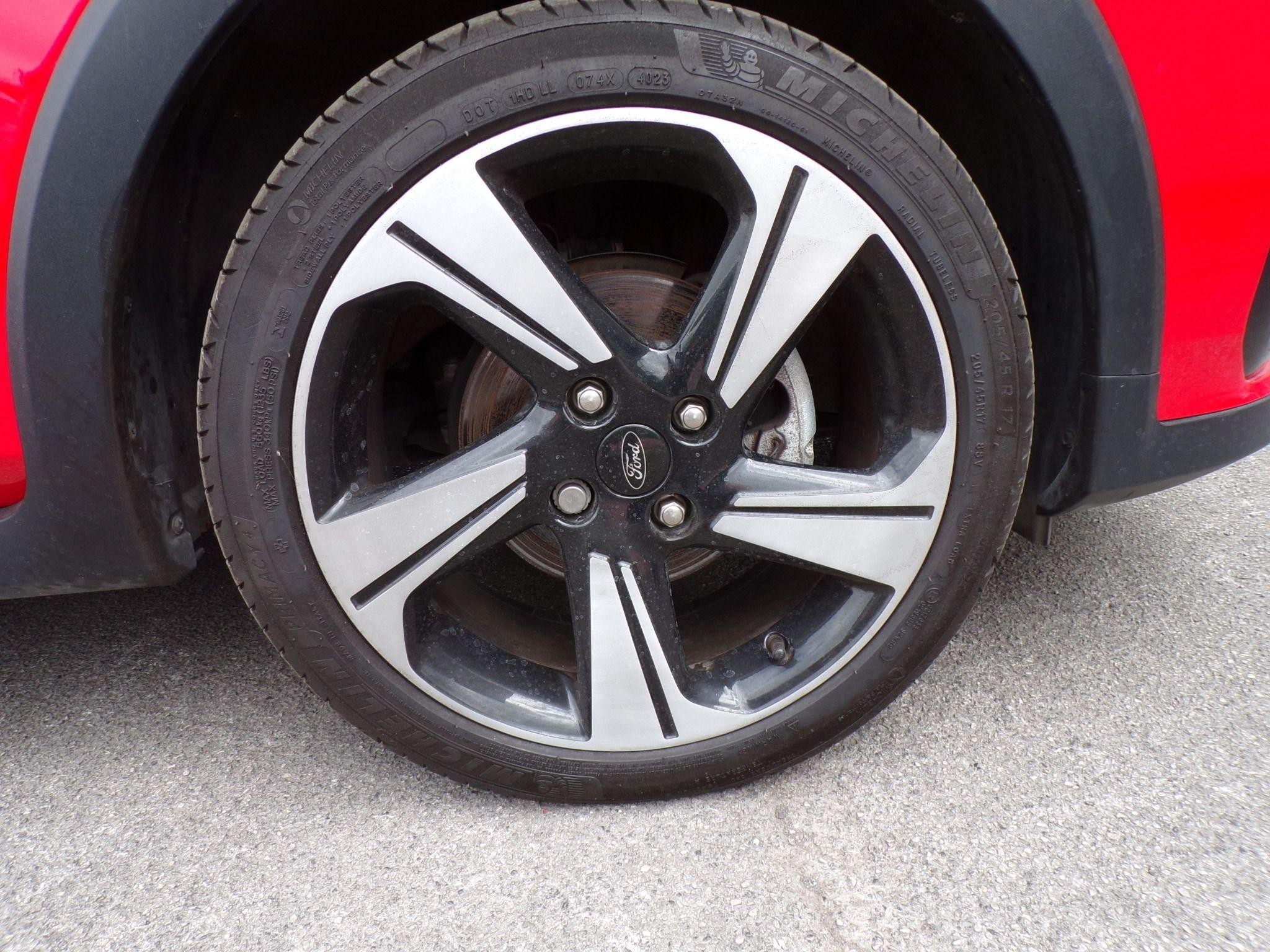 Ford Fiesta Image 9