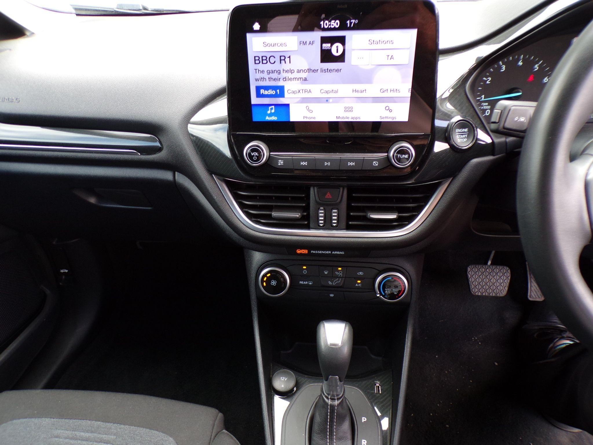 Ford Fiesta Image 16