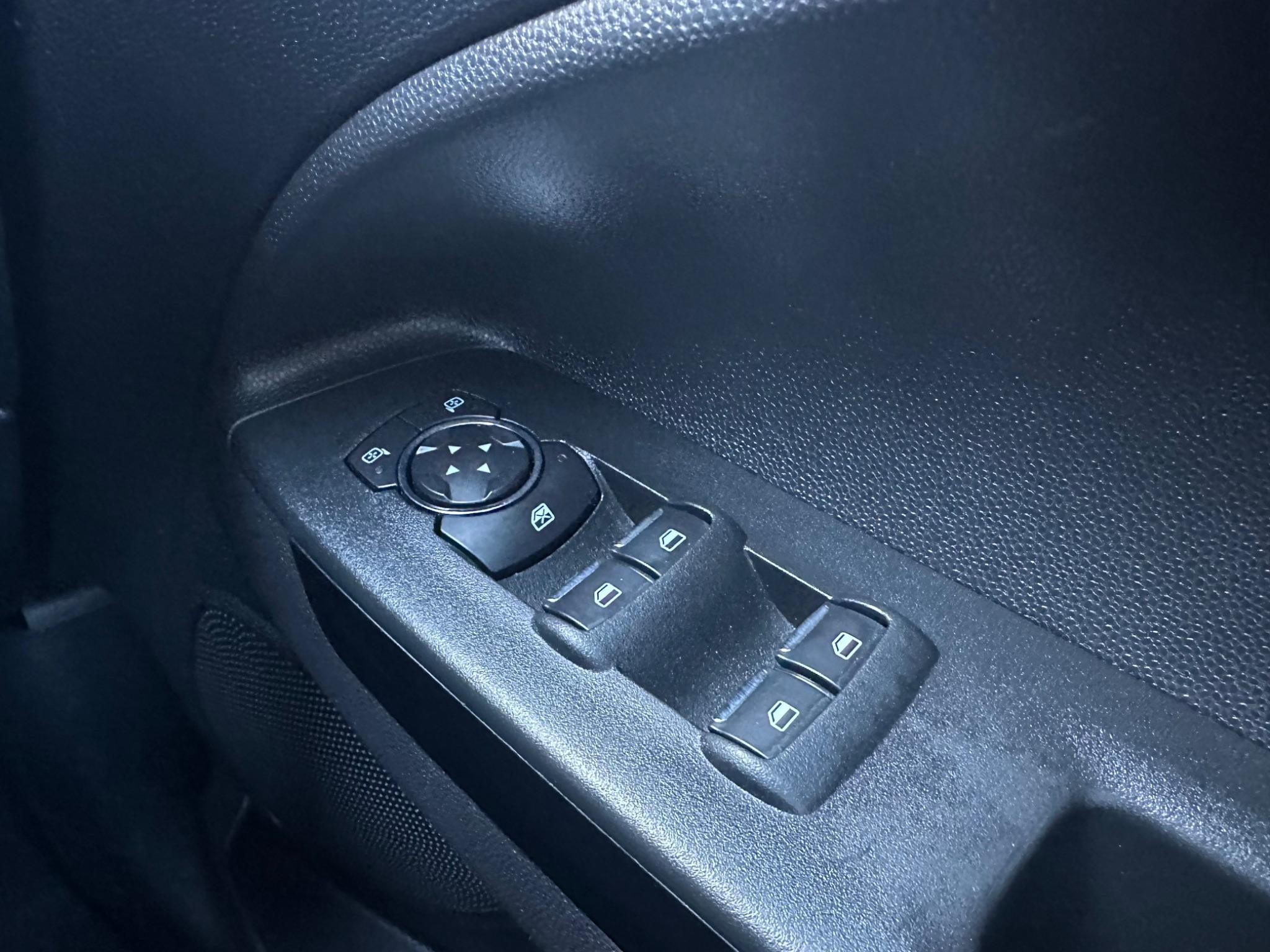 Ford EcoSport Image 38