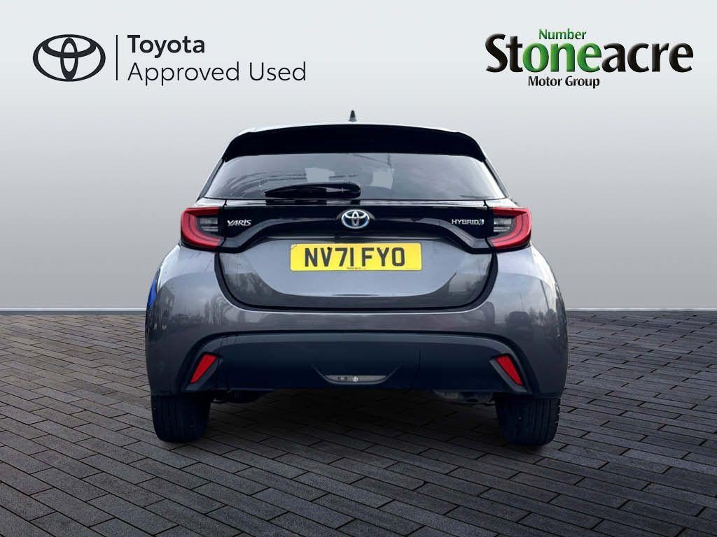 Toyota Yaris Image 6