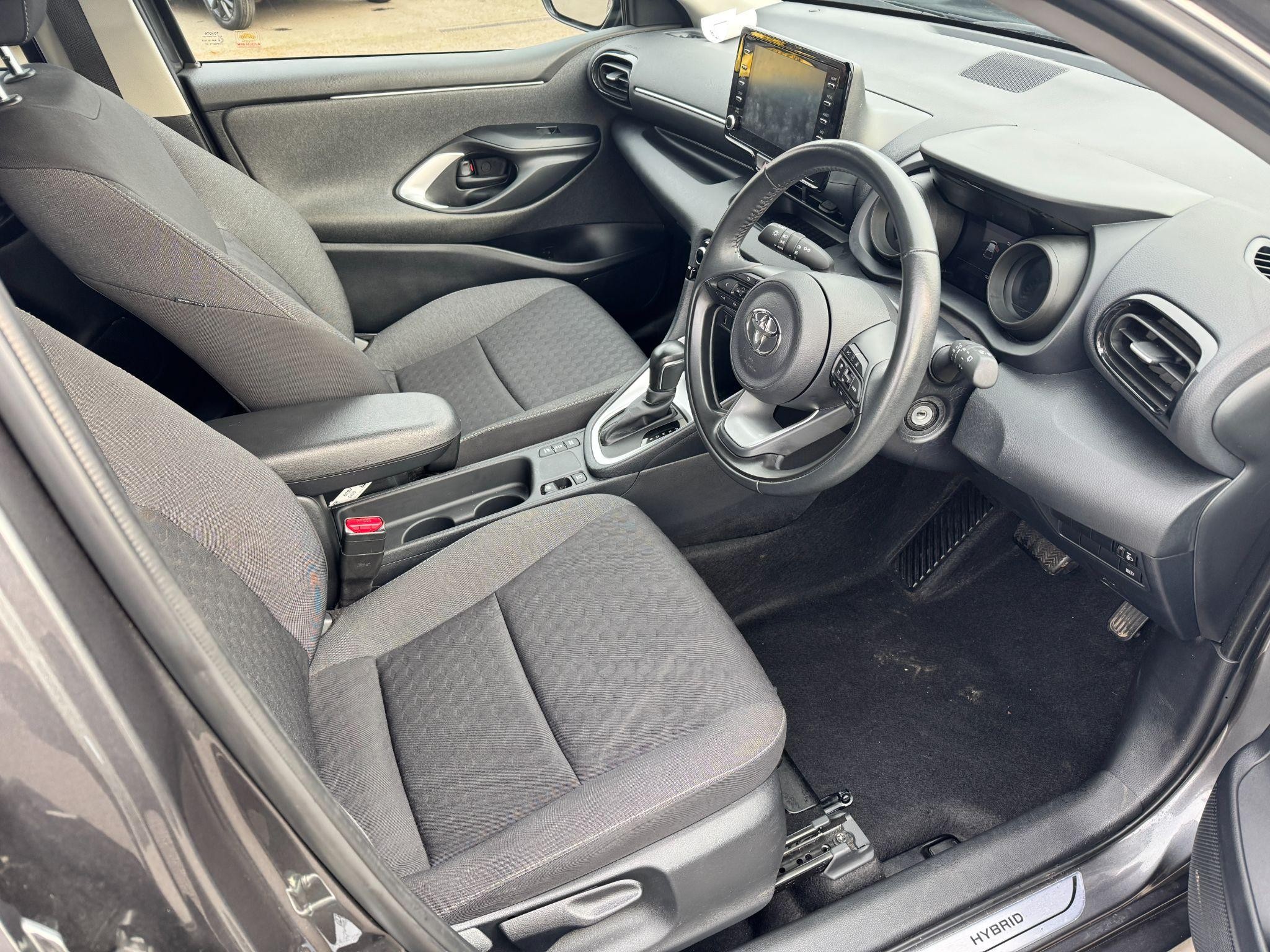 Toyota Yaris Image 13