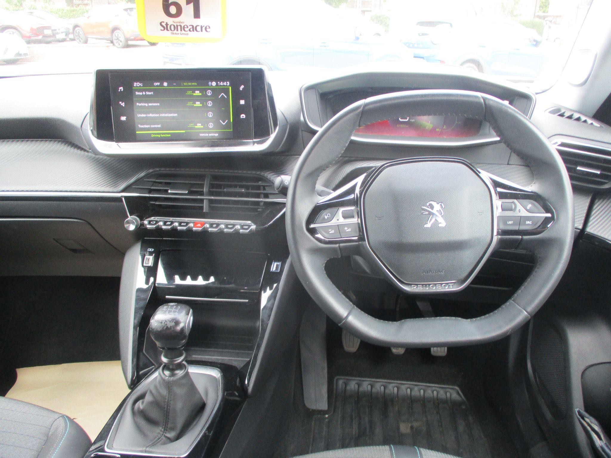 Peugeot 2008 Image 9