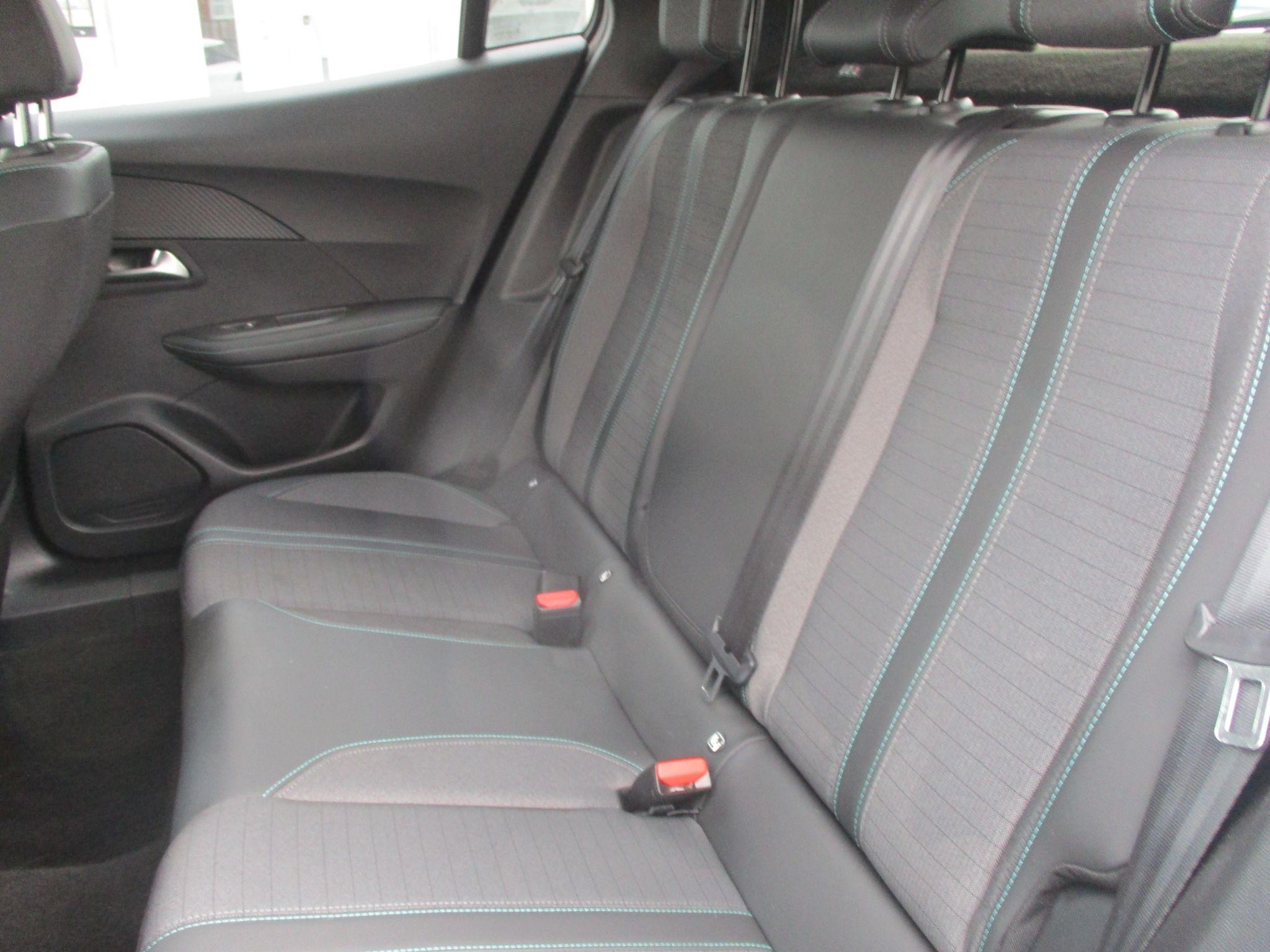 Peugeot 2008 Image 13