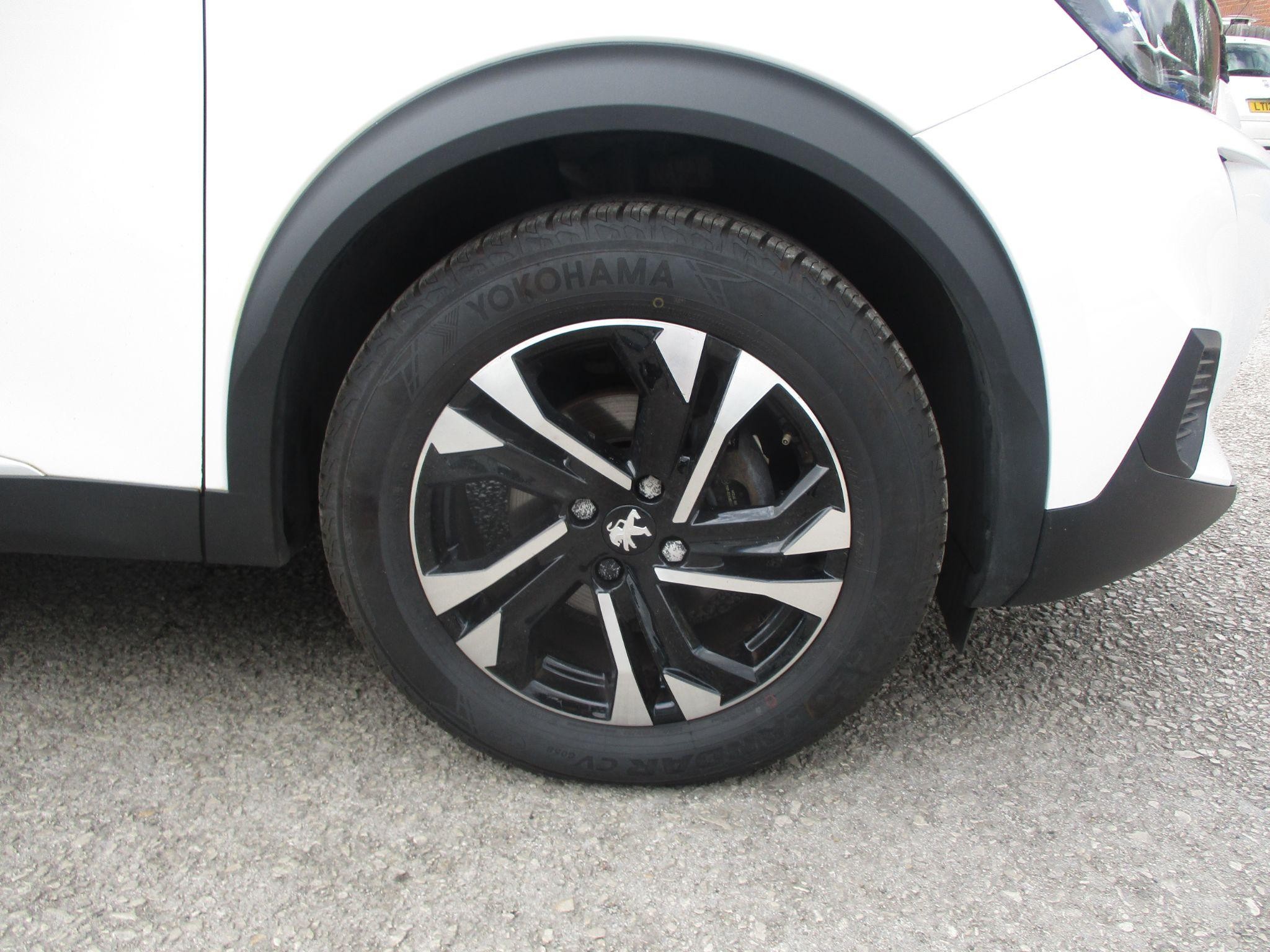 Peugeot 2008 Image 18