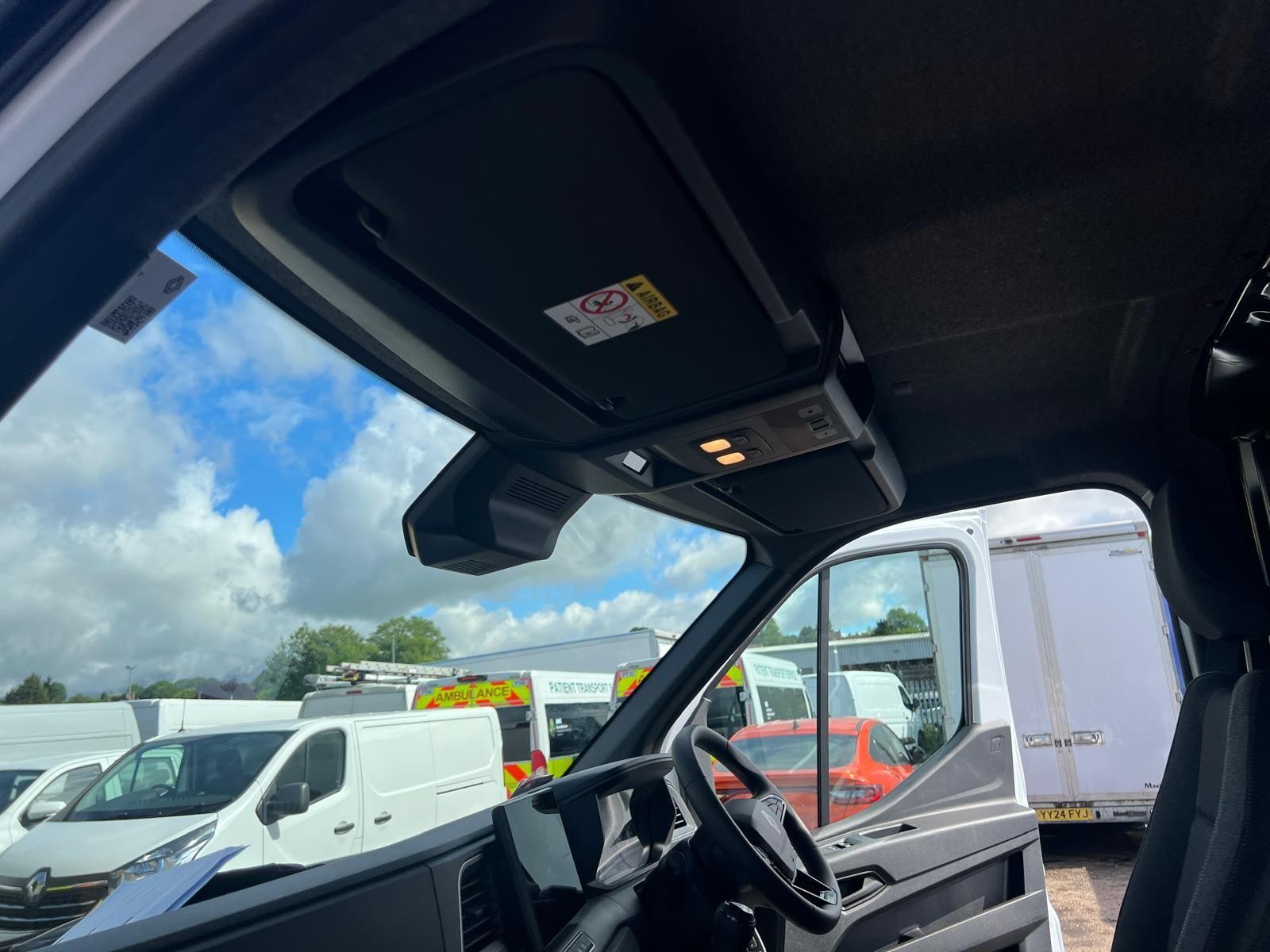 Renault Master Image 12