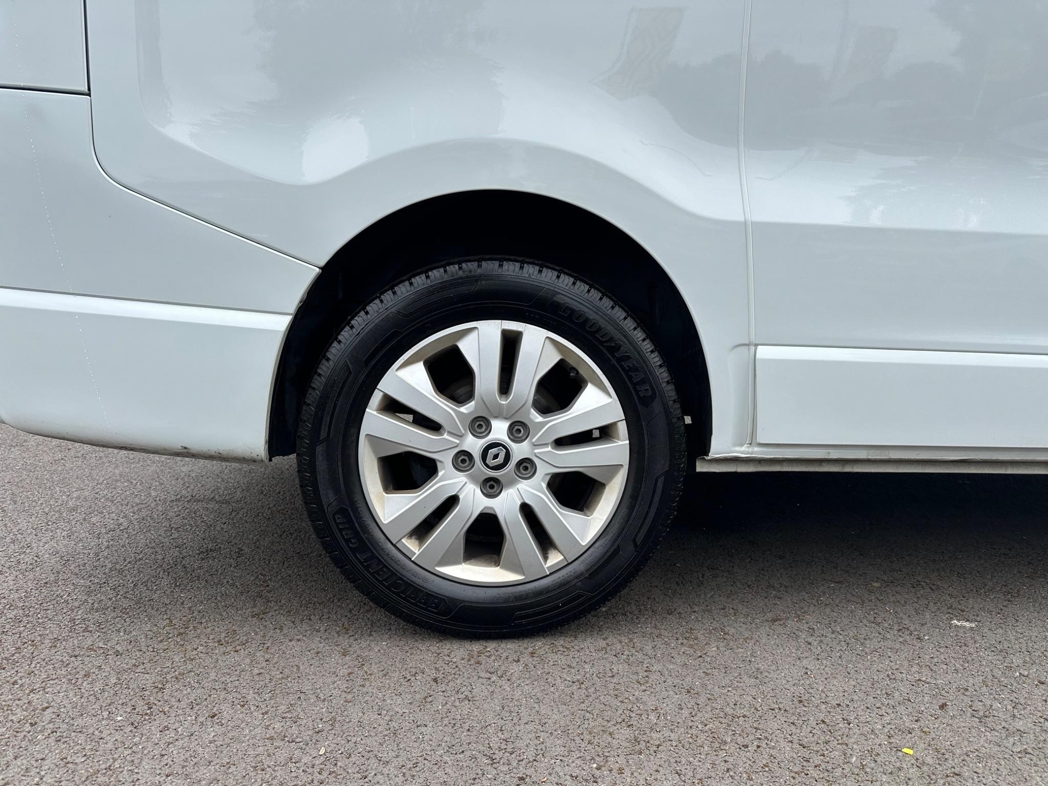 Renault Trafic Image 10