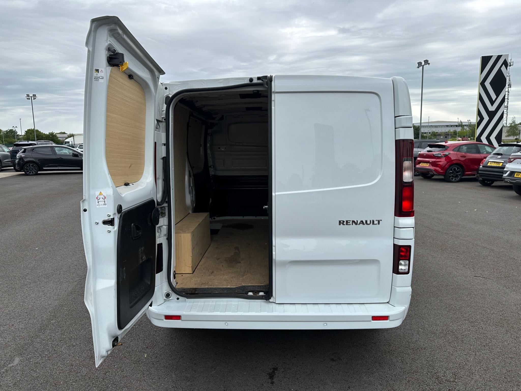 Renault Trafic Image 17