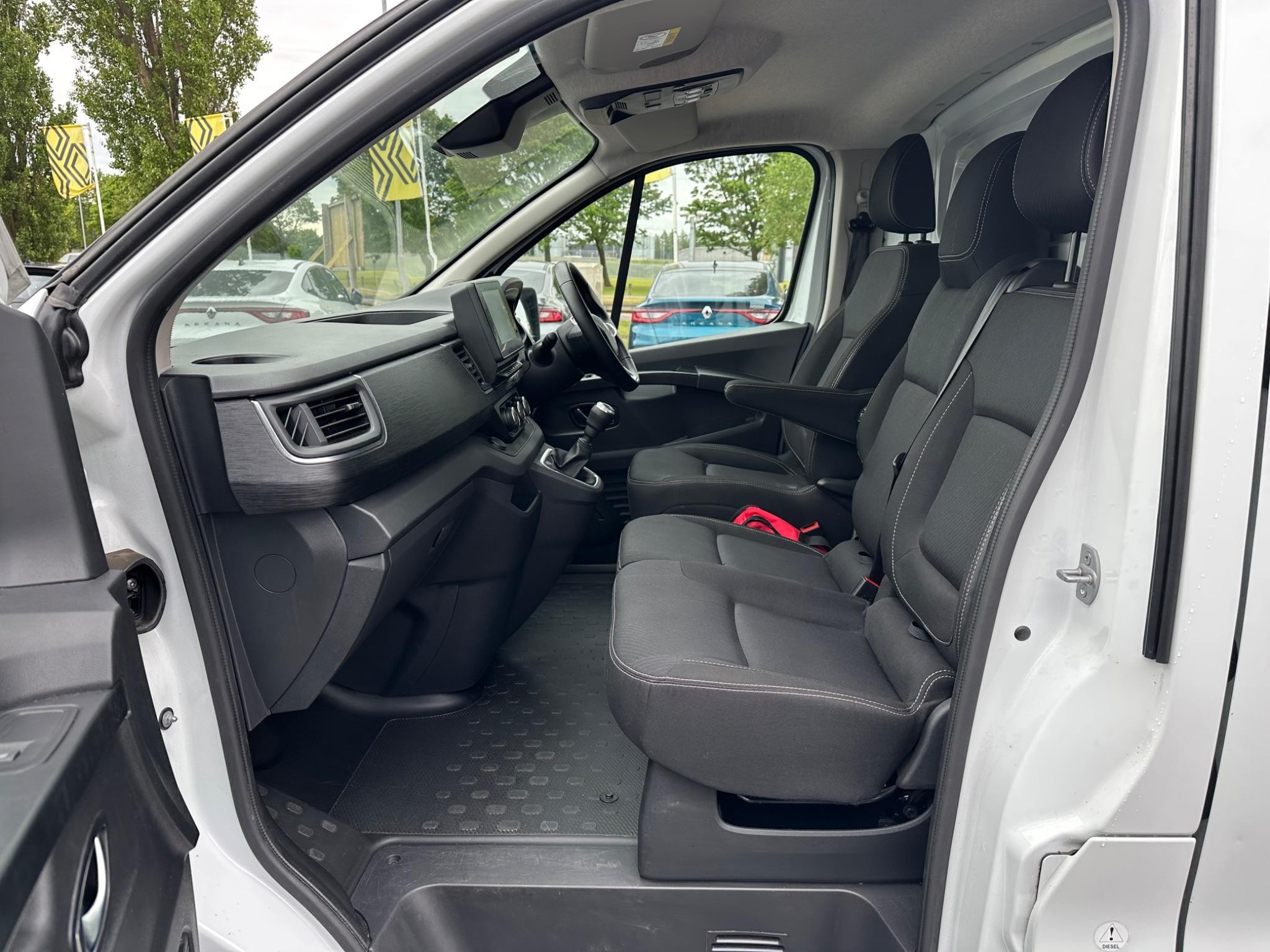 Renault Trafic Image 18